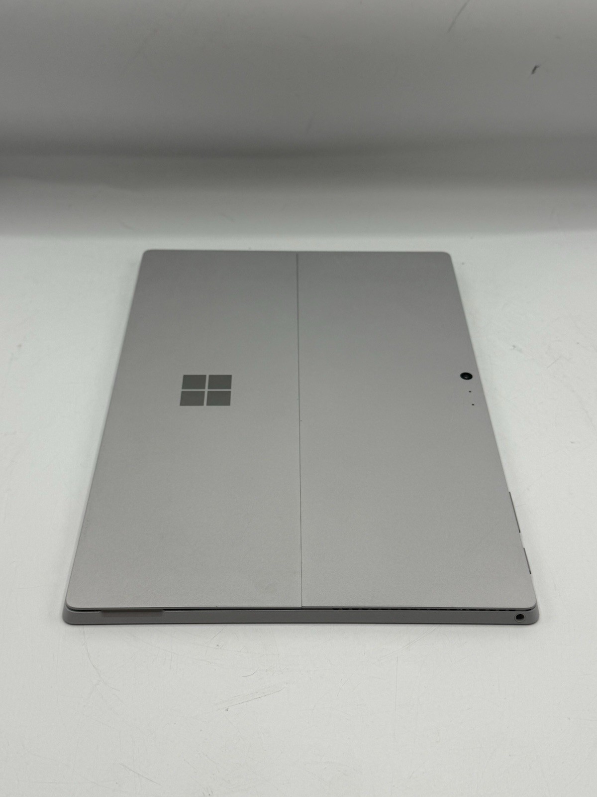 Microsoft Surface Pro 4 12.6” Core i7-6650U 2.2GHz 16GB RAM 256GB SSD READ