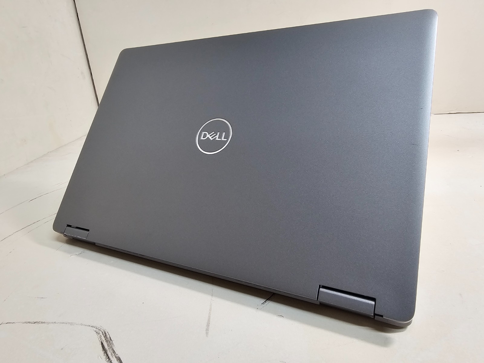 Dell Latitude 3310 2 in 1 Laptop – 1.6 GHz i5 8GB 256GB 13.3″ Touchscreen – SP1