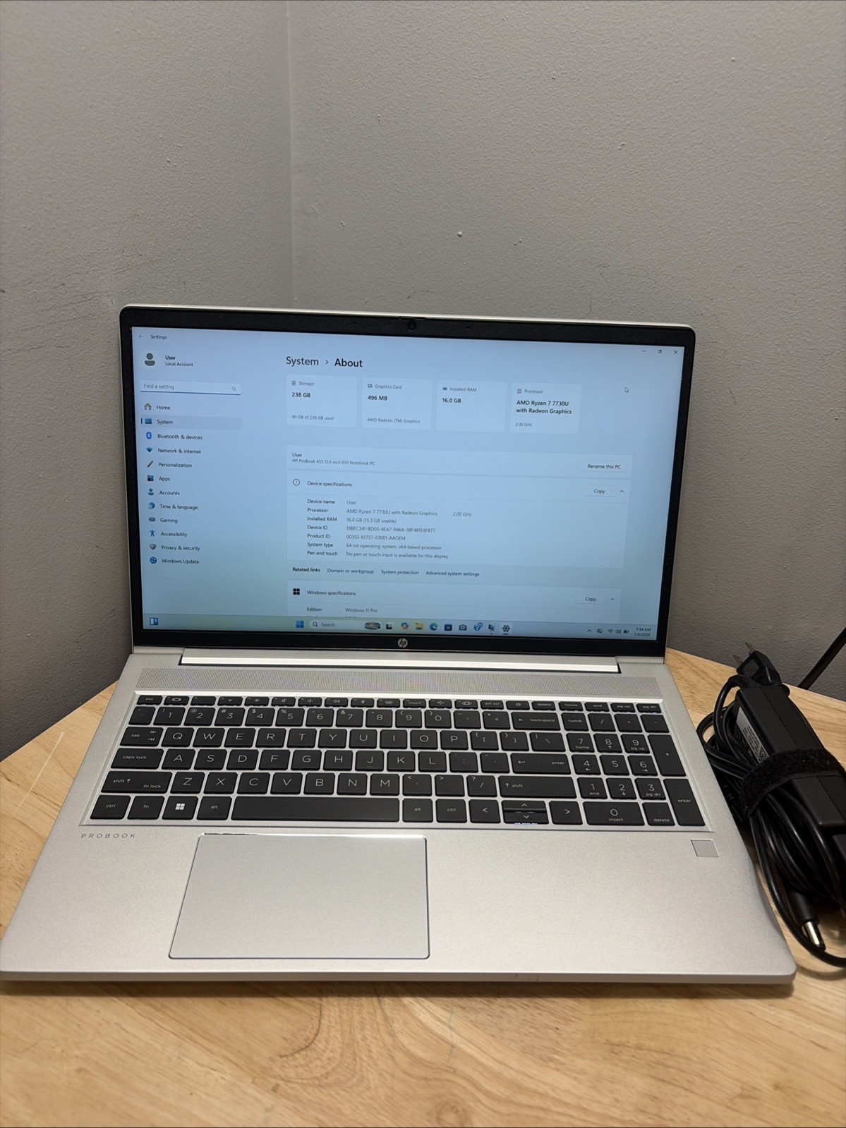 HP ProBook 455 G10 AMD RYZEN 7 7730U 2.0GHZ 16GB 256GB SSD WCAM WIFI W11 CORD