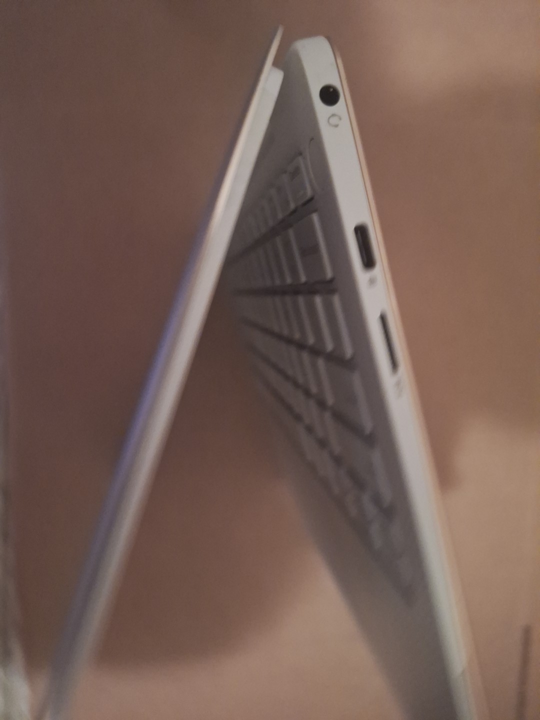 Dell XPS 13 7390 13.3” FHD i7-10710U @ 1.10GHz 16GB RAM 256GB ROSE GOLD TOUCH