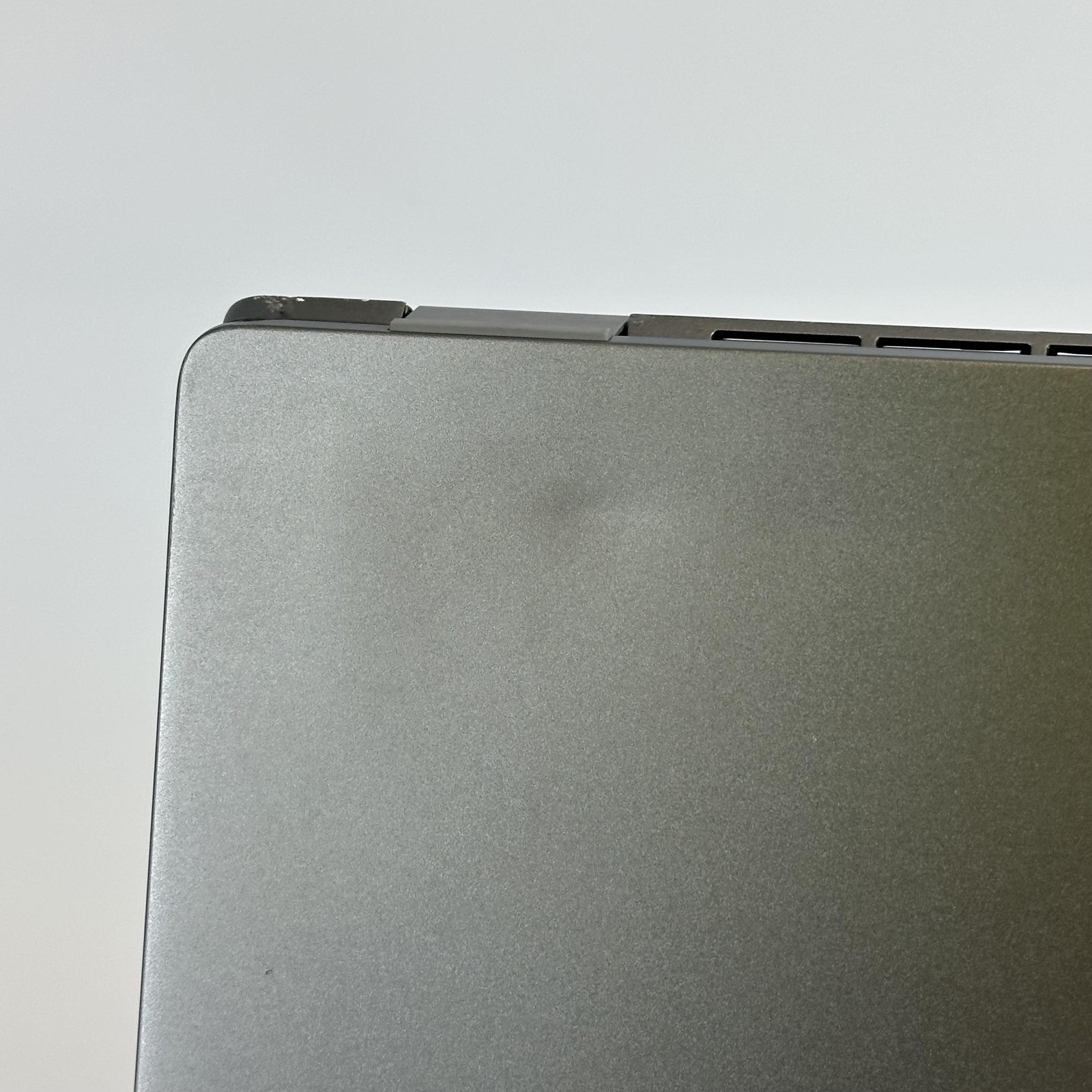 Dell Latitude 7440 14 Gray QHD+ TOUCH 1.9 GHz i7-1370P 32GB 256GB SSD Fair