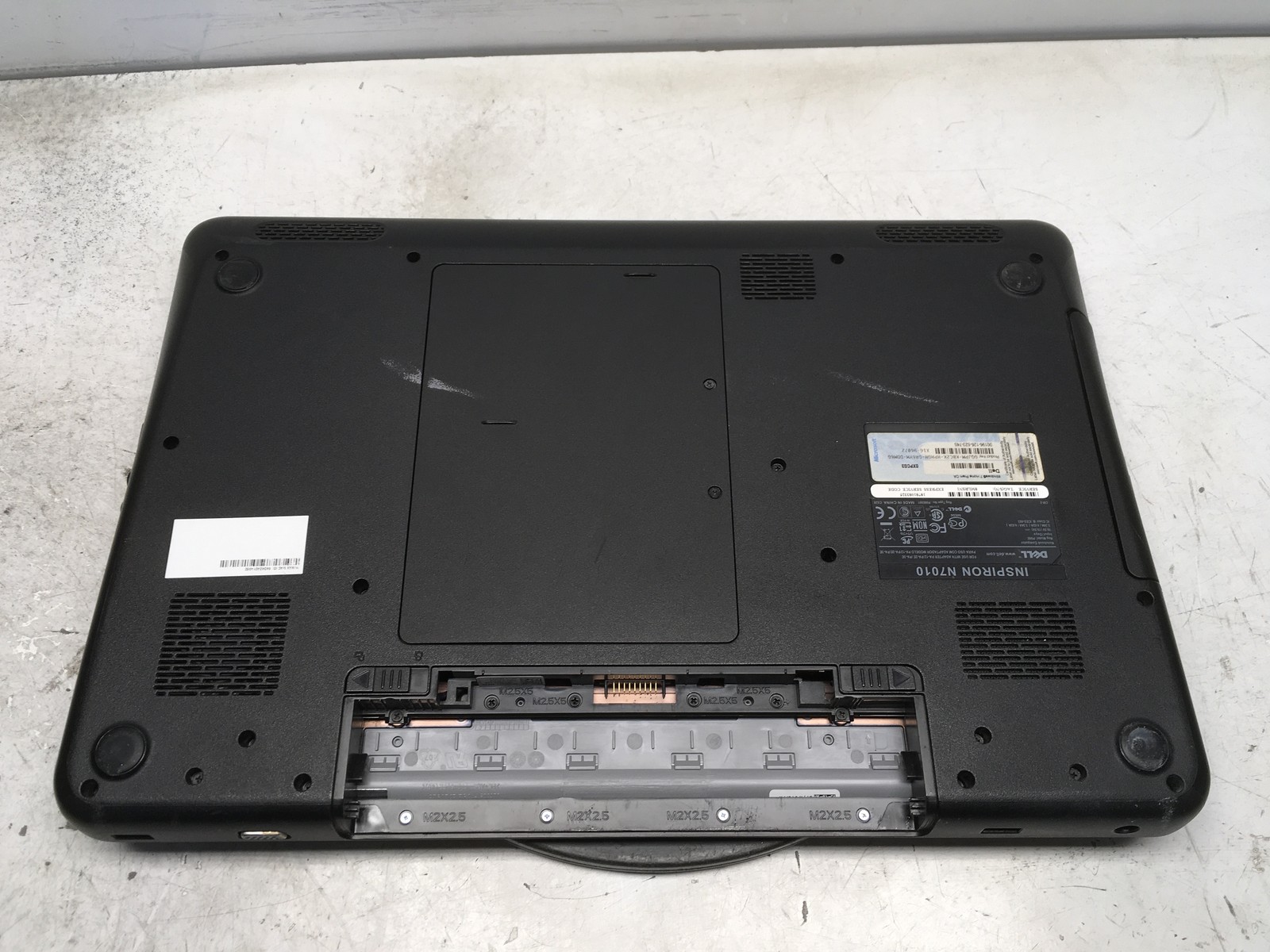Dell Inspiron N7010 Intel i5-M460 2.53GHz 6 GB NO HDD No Batt