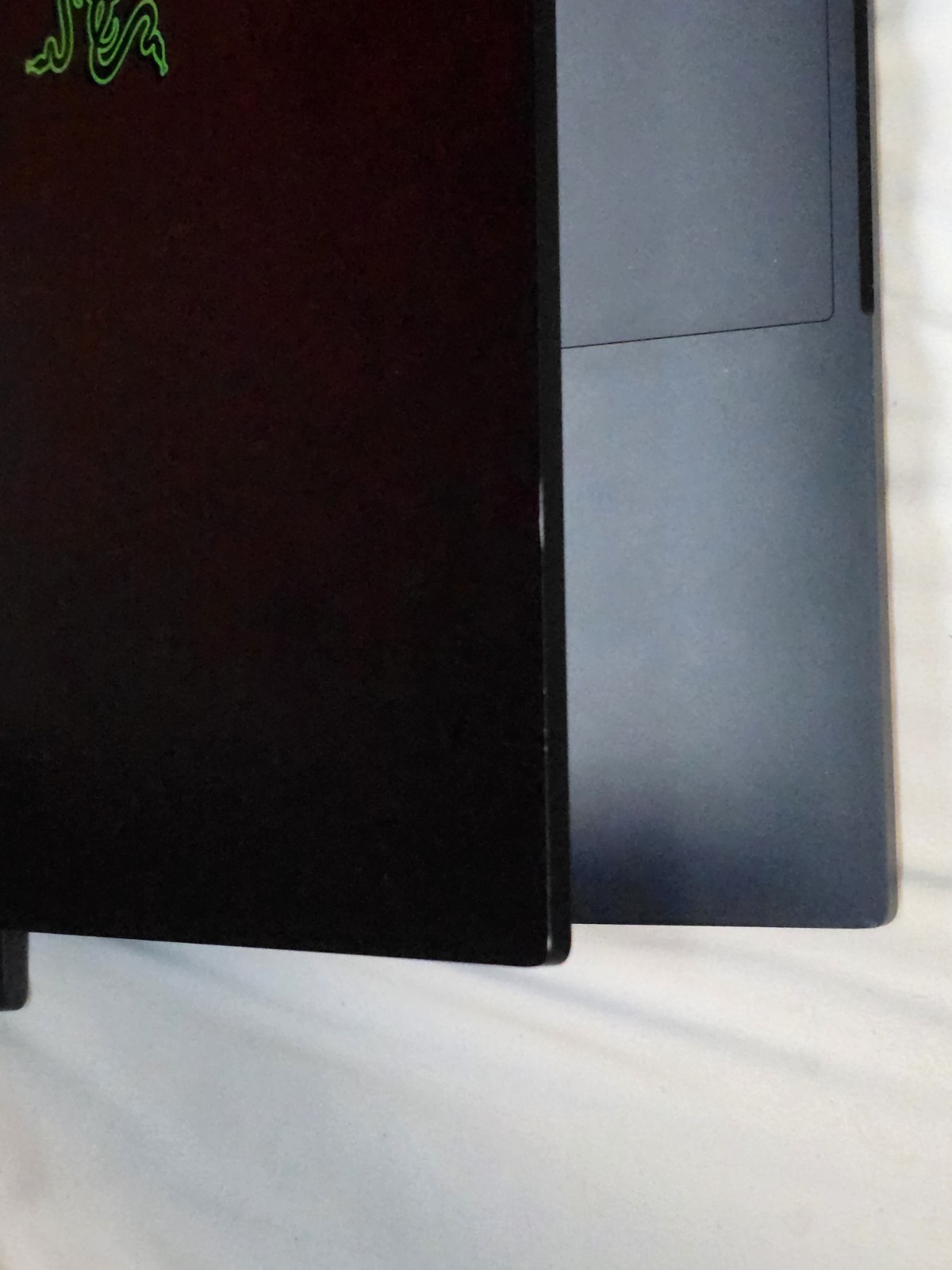 Razer Blade 15.6 FHD 300HZ I7-10875H 1TB SSD 64GB RAM 2080 Super – RZ09-03305E43