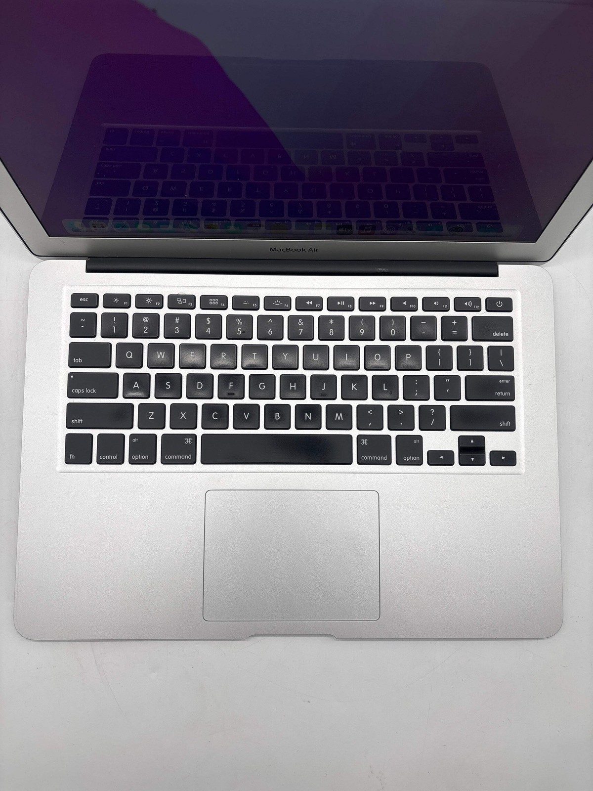 Apple MacBook Air 13″ A1466 2015 Intel Core i5 4GB RAM 256GB SSD Silver – Used