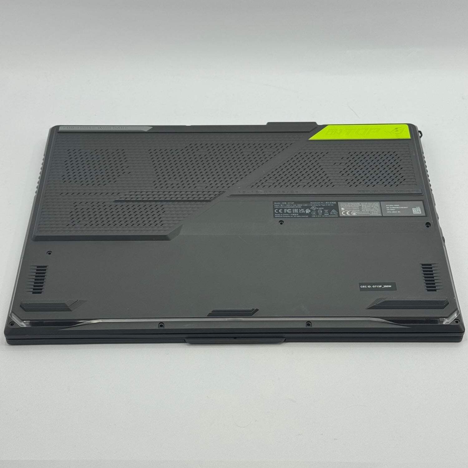 Broken Asus ROG Strix G713PU 17.3″ Ryzen 9 7940HX 16GB RAM 1TB SSD RTX 4050 READ