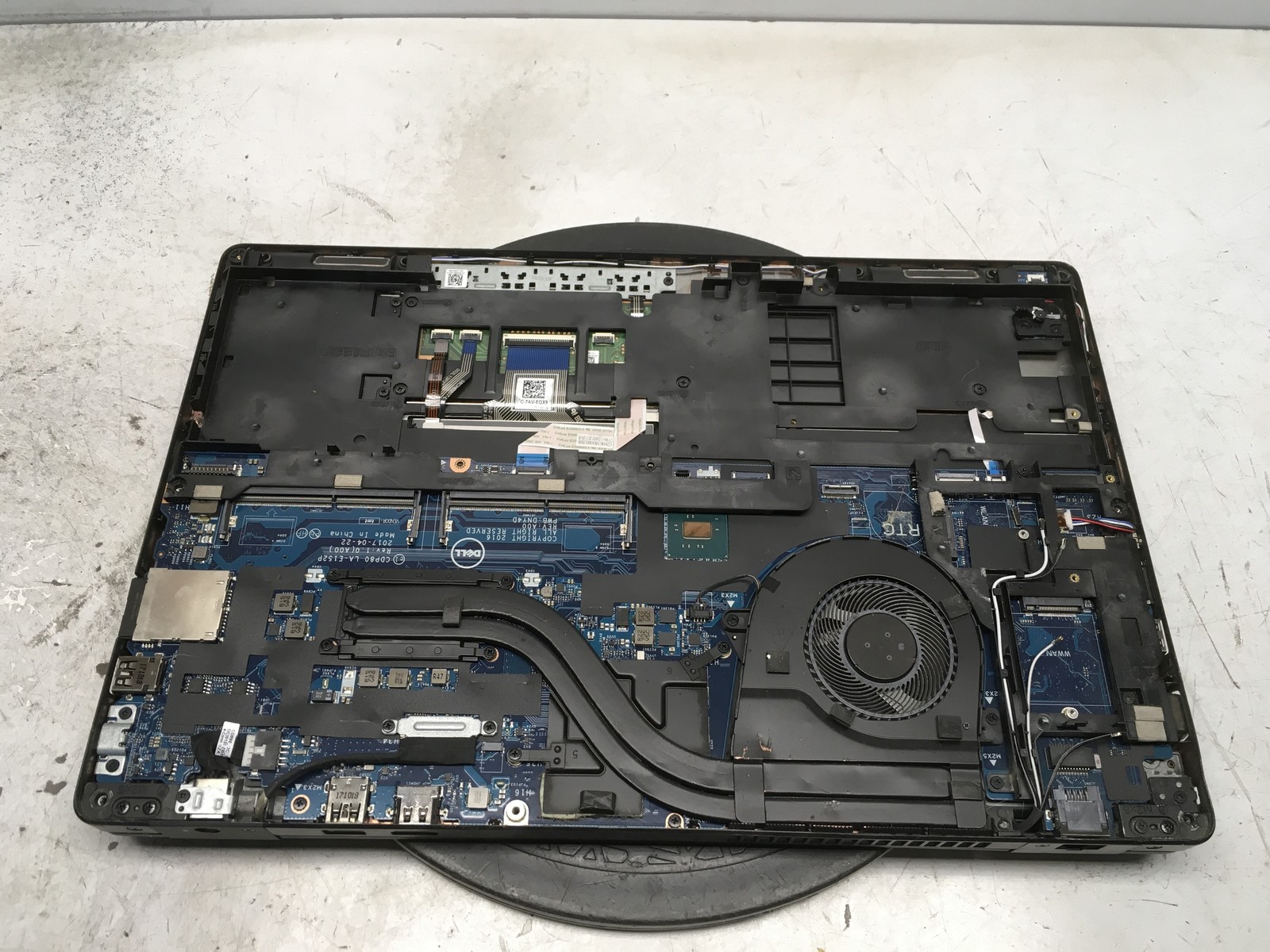 Dell Precision 3520 Intel i7 7th gen No RAM NO HDD No Batt