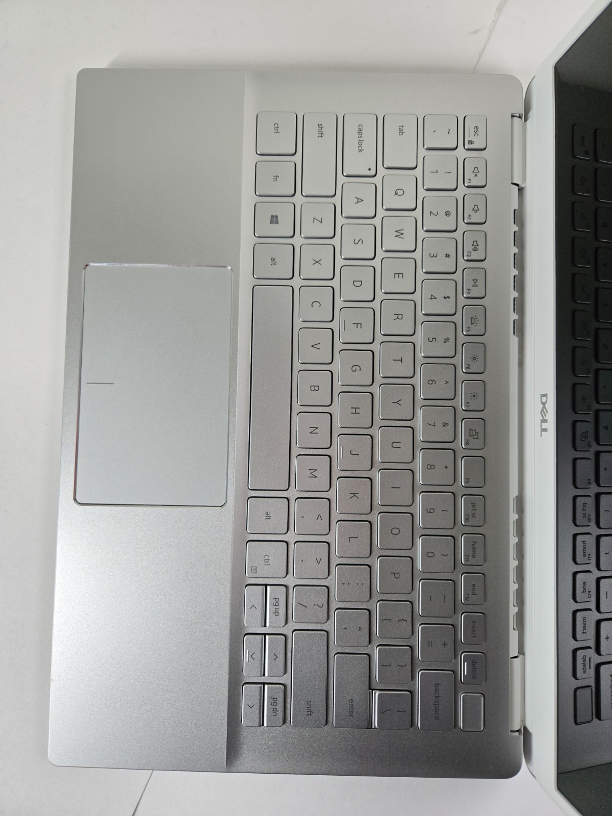 DELL Inspiron 5391 i5-10210U 1.6GHz 8Gb RAM 256Gb NVMe Win11Pro