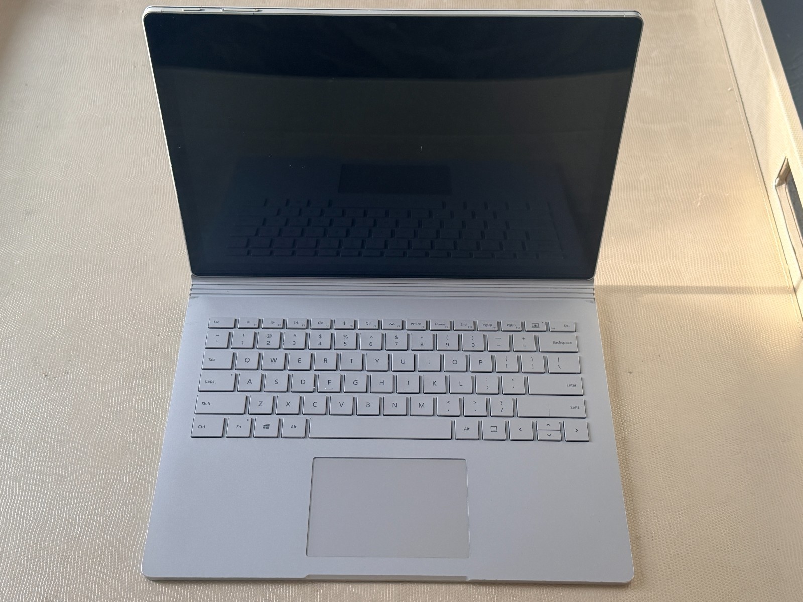 Microsoft Surface Book 2 13.5″ Laptop Core i5-7300U CPU w/ Retail Box & Charger