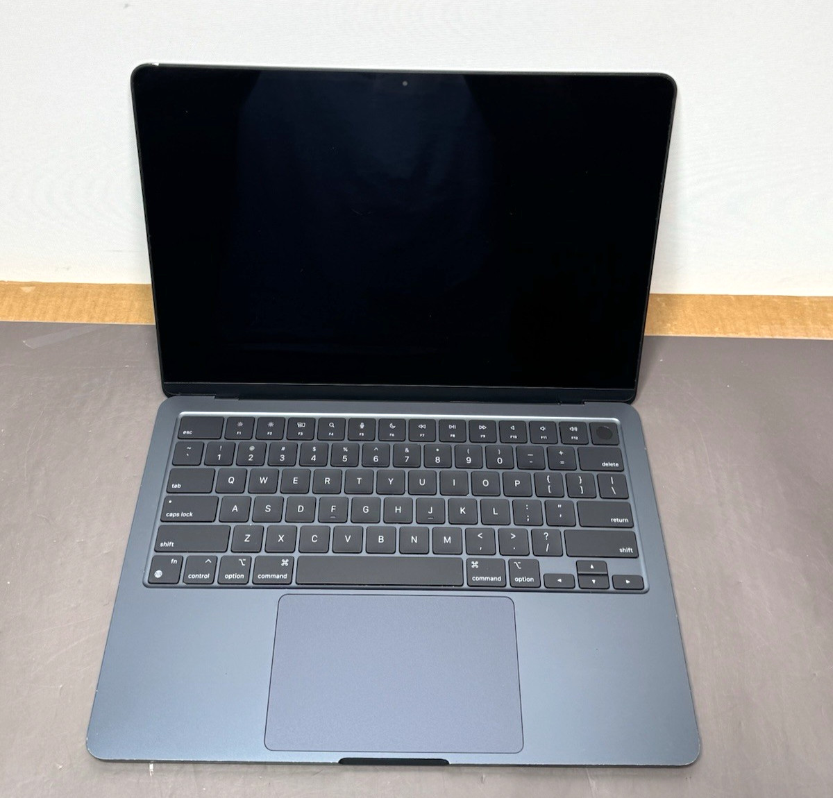 Apple Macbook Air 13.6″M2 Midnight 256GB SSD 16GB, 99% battery, MC7X4LL/A, A2681