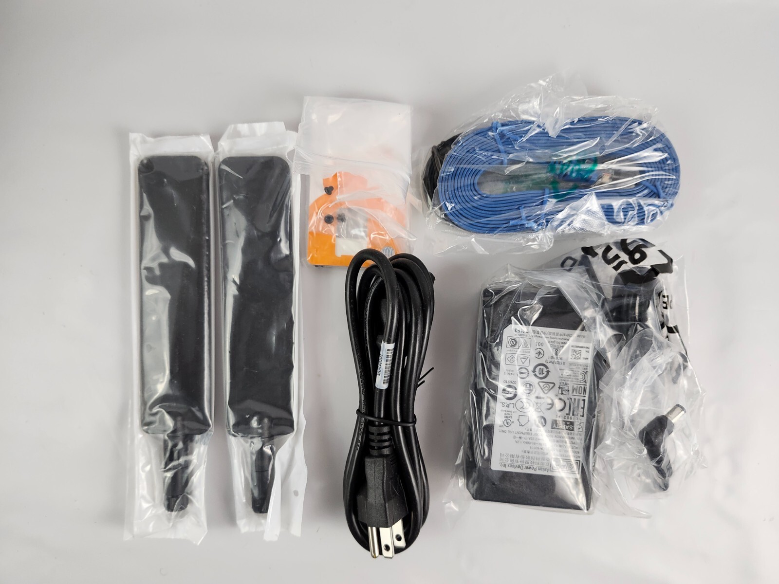 AT&T ASB-U115-4ATT-OUS VPN GATEWAY 990324-05 ASB-1002-CM04-OUS With Accessories