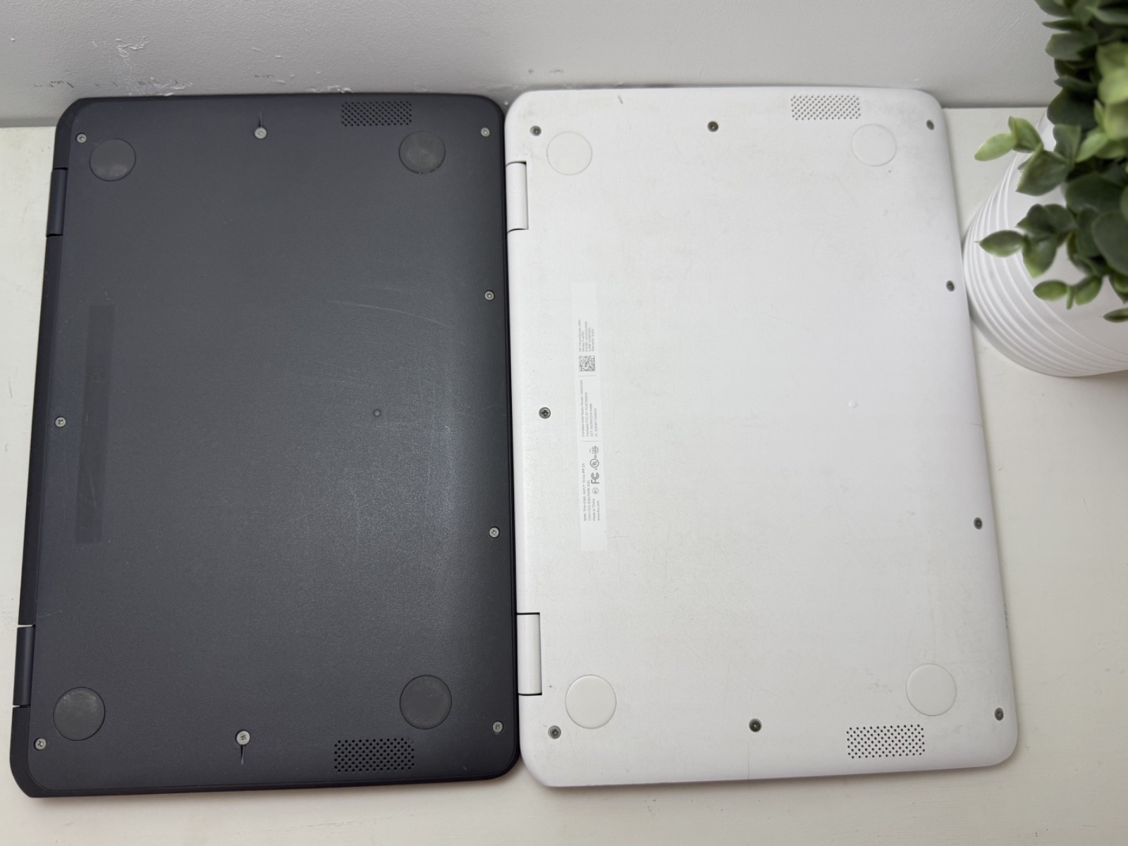 Lot Of 2 – White/Black – HP Chromebook x360 (11-ae131nr, 11-ae027nr)