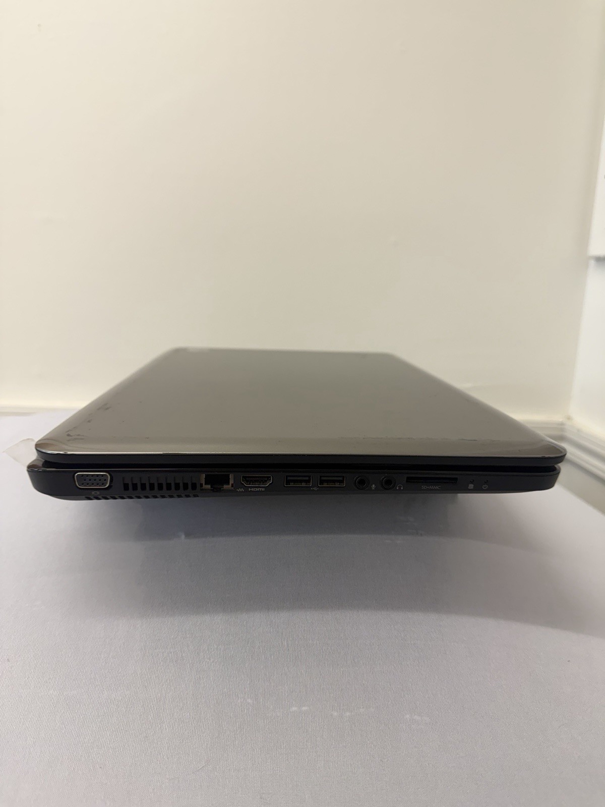 HP Pavilion g7 Laptop – Good Screen – AMD A4-3305m – RAM 4GB – Read Desc
