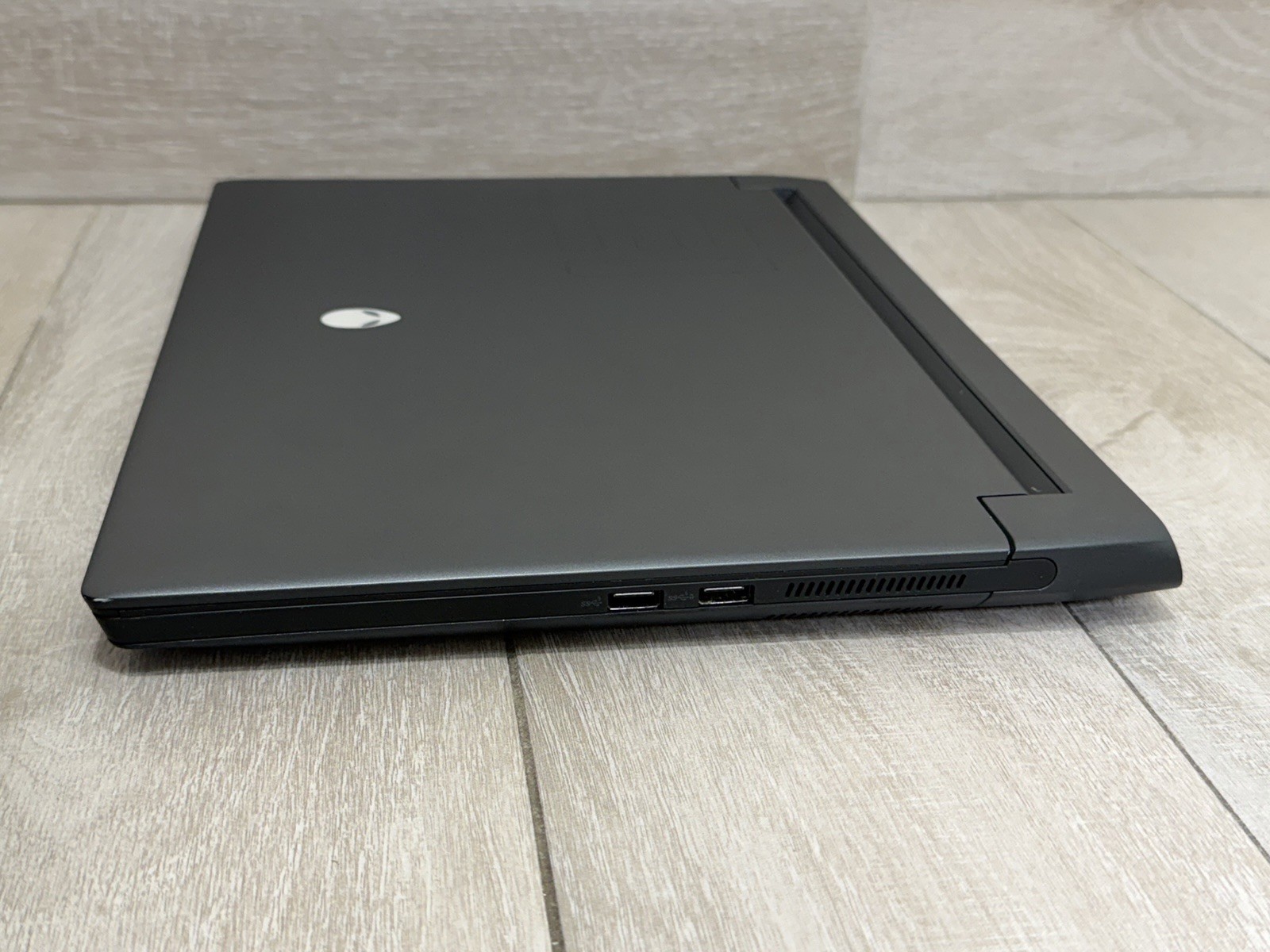 “READ”Alienware M15 R7 AMD Ryzen 7 6800H GeForce RTX 3060 16GB RAM 512GB NVMe
