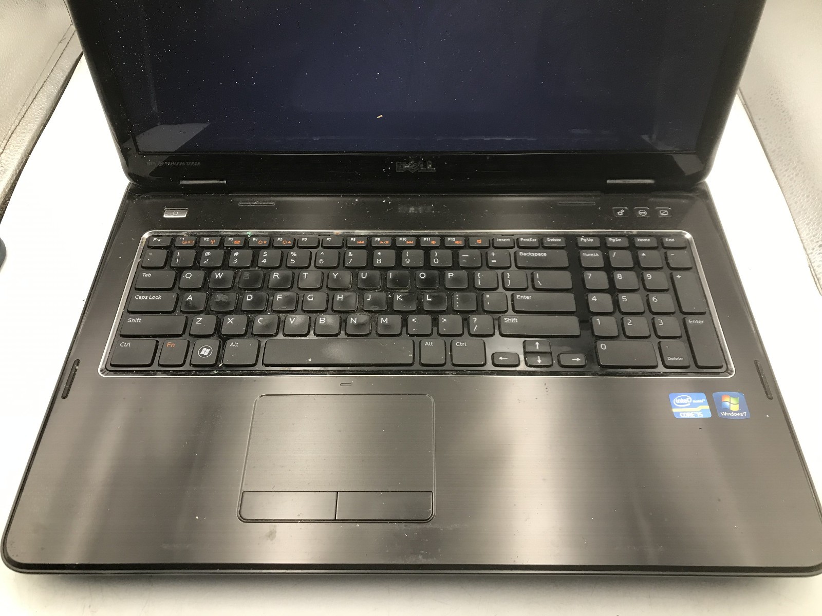 DELL INSPIRON N7110 – FOR PARTS/REPAIR – INTEL i5-2450M – NO RAM -READ DESC- BB