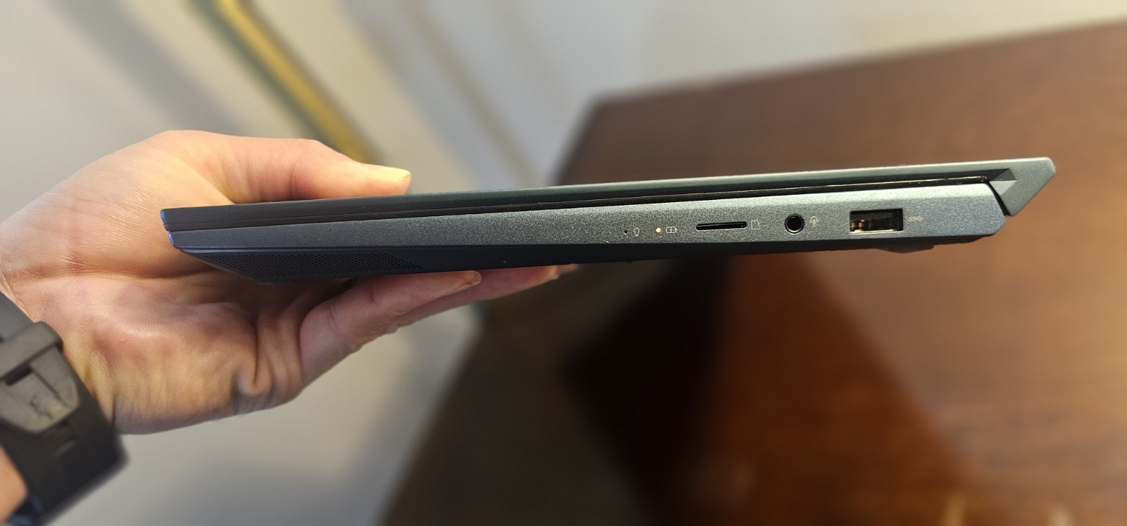 asus zenbook ux481fl dual screen laptop, nvidia mx250, 1tb ssd