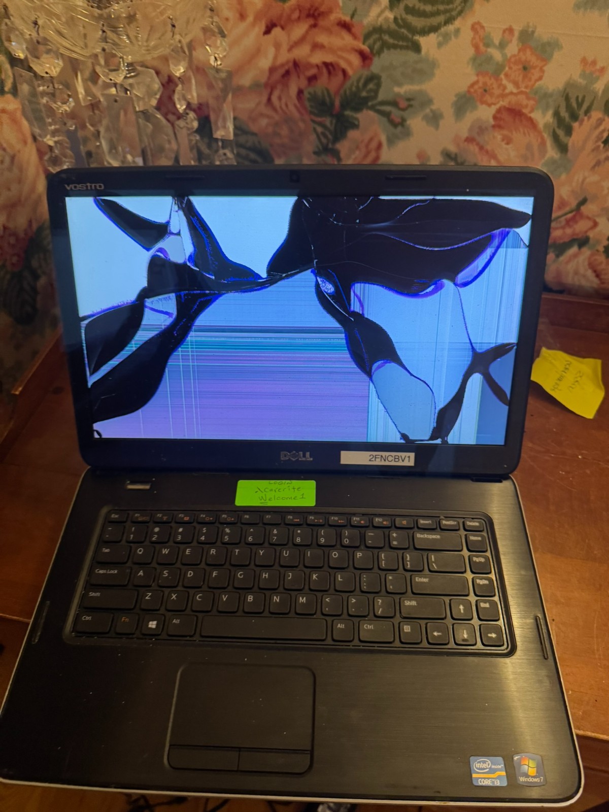 Dell Vostro 2520 – 2nd Gen i3 – 2GB RAM – Cracked Screen – No HDD/OS – Parts/Rep