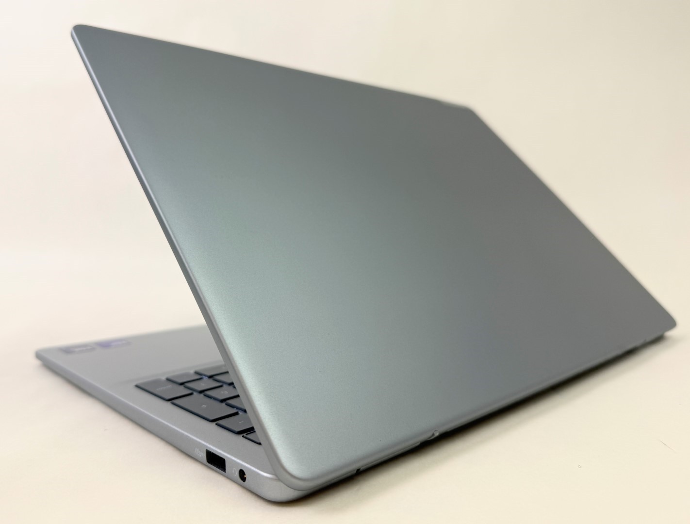 Dell 16 Plus DB16250 16″ 1920×1200 Ultra 9 288V 32GB 1TB SSD W11H – Dmges