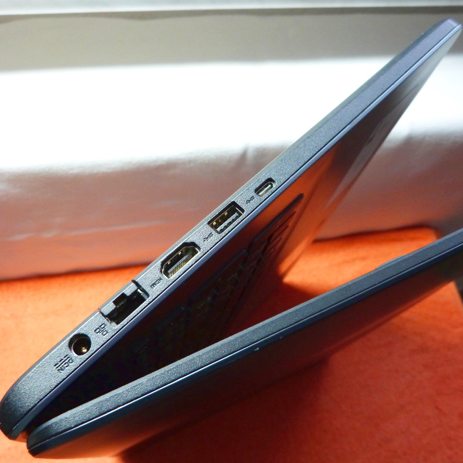 XXL LOT Asus F705 Vivo UltraBook 17″ HDPLUS l SSD Windows 11 l USBC HDMI