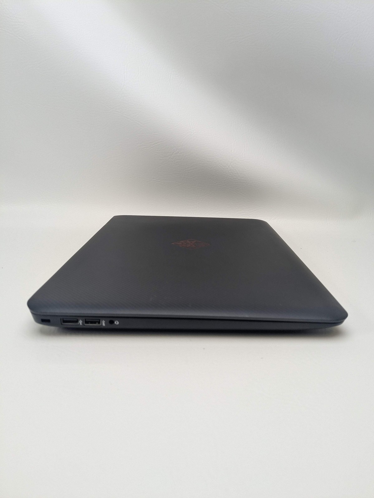 HP Omen QEOIGAAG 15.6″ i7-7700HQ 2.8GHz 8GB RAM 1TB SSD GeForce GTX 1050