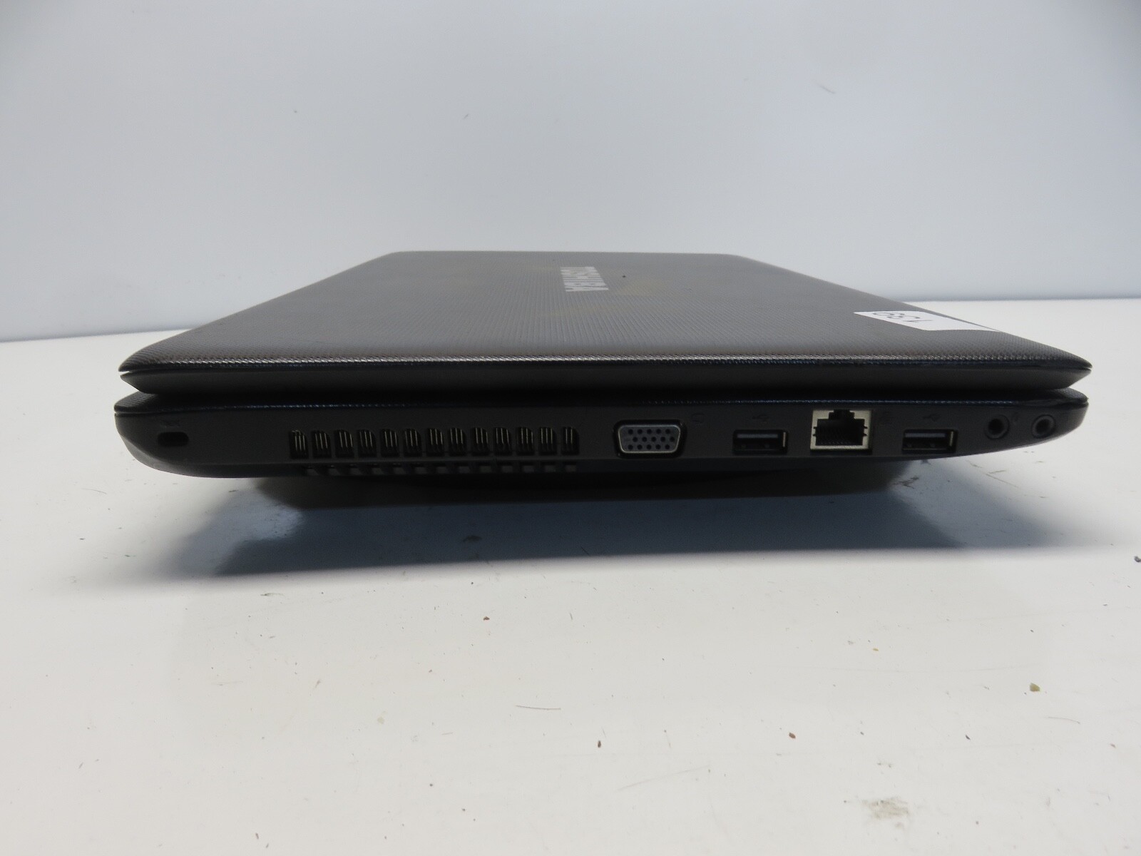 Toshiba Satellite C655-S5082 Intel Celeron 2.2GHz 2048 MB NO HDD No Batt