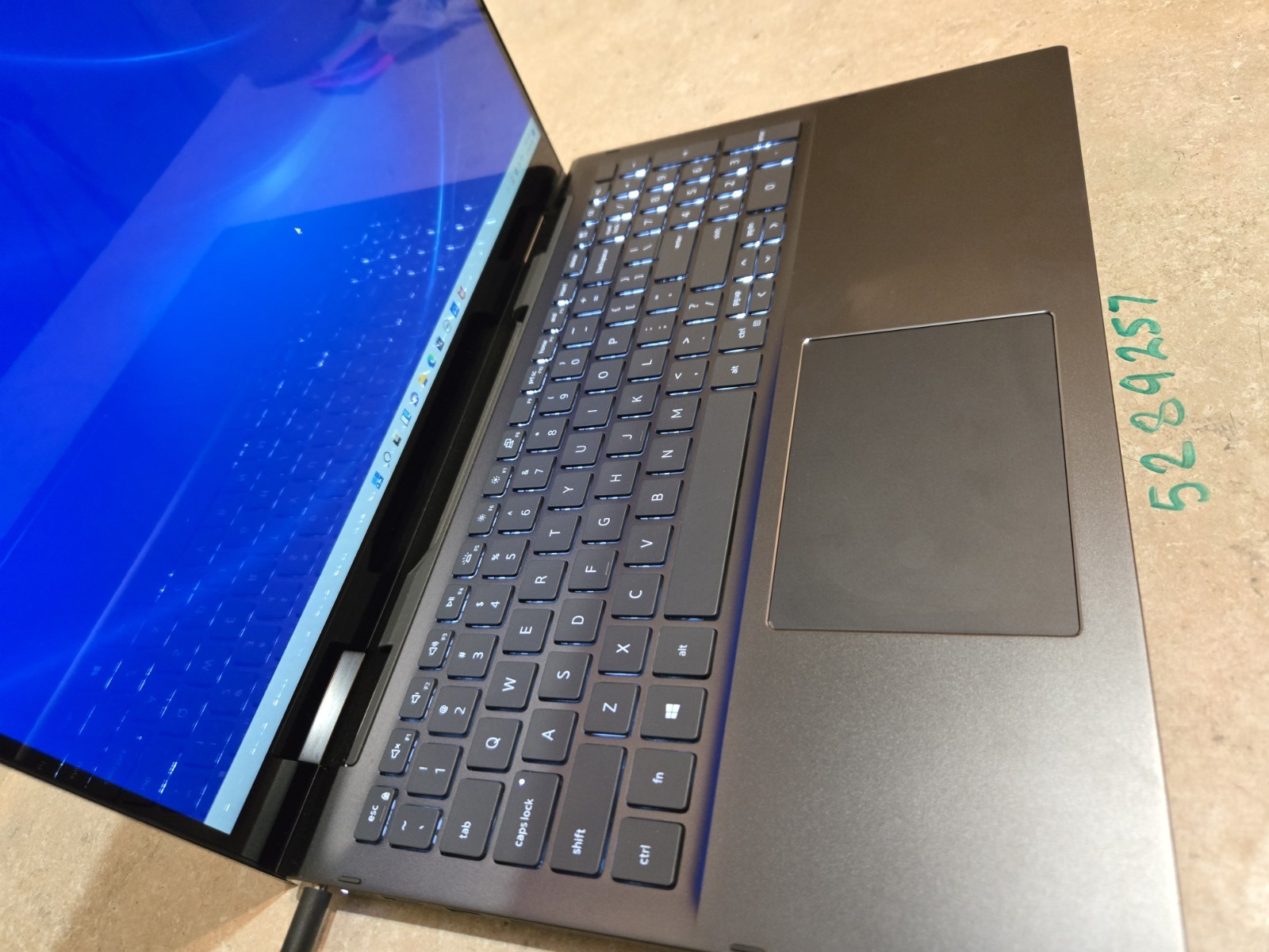 Dell Inspiron 7506 2-in-1 Laptop – 15.6″ UHD – 1TB SSD – intel i7