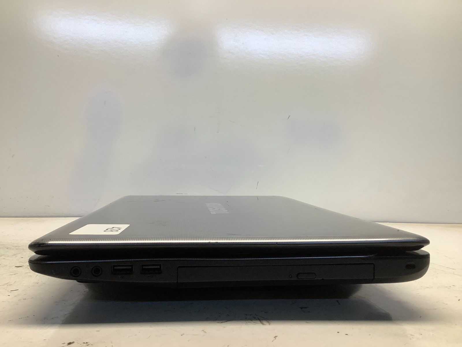 Toshiba Satellite L775D-S7107 AMD A6-3420M Quad-Core 1.5GHz 4 GB NO HDD
