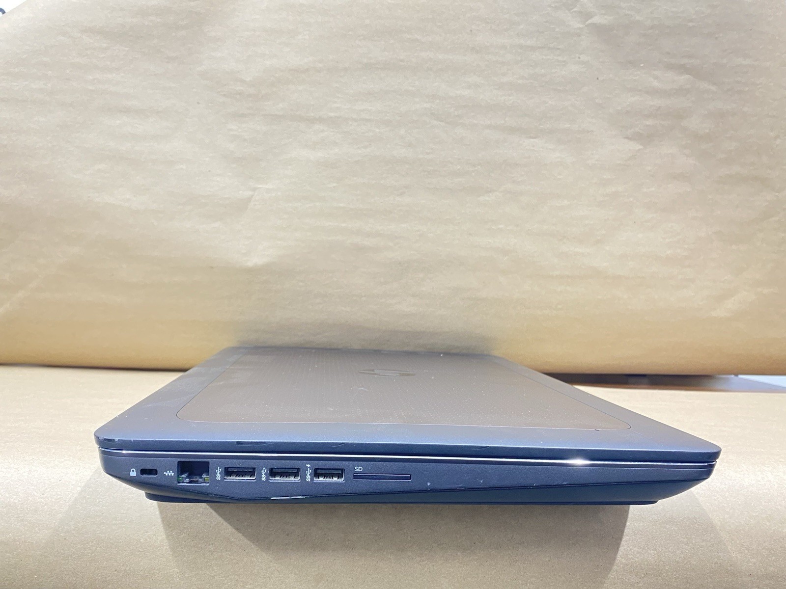 HP Zbook 17 G3 – 17″ 1920×1080 – i7-6700HQ – 8GB – 256GB SSD – Win 10 Pro READ