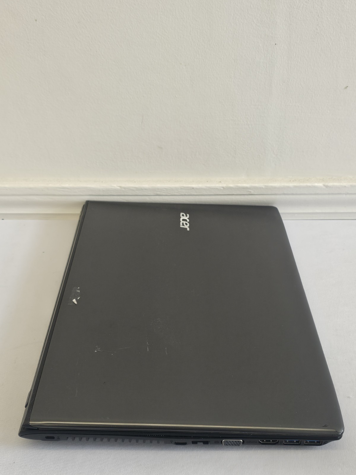 Acer Aspire E5-576-392H Laptop – Intel i3 Gen 8 – 6GB RAM – 320GB HDD – READ