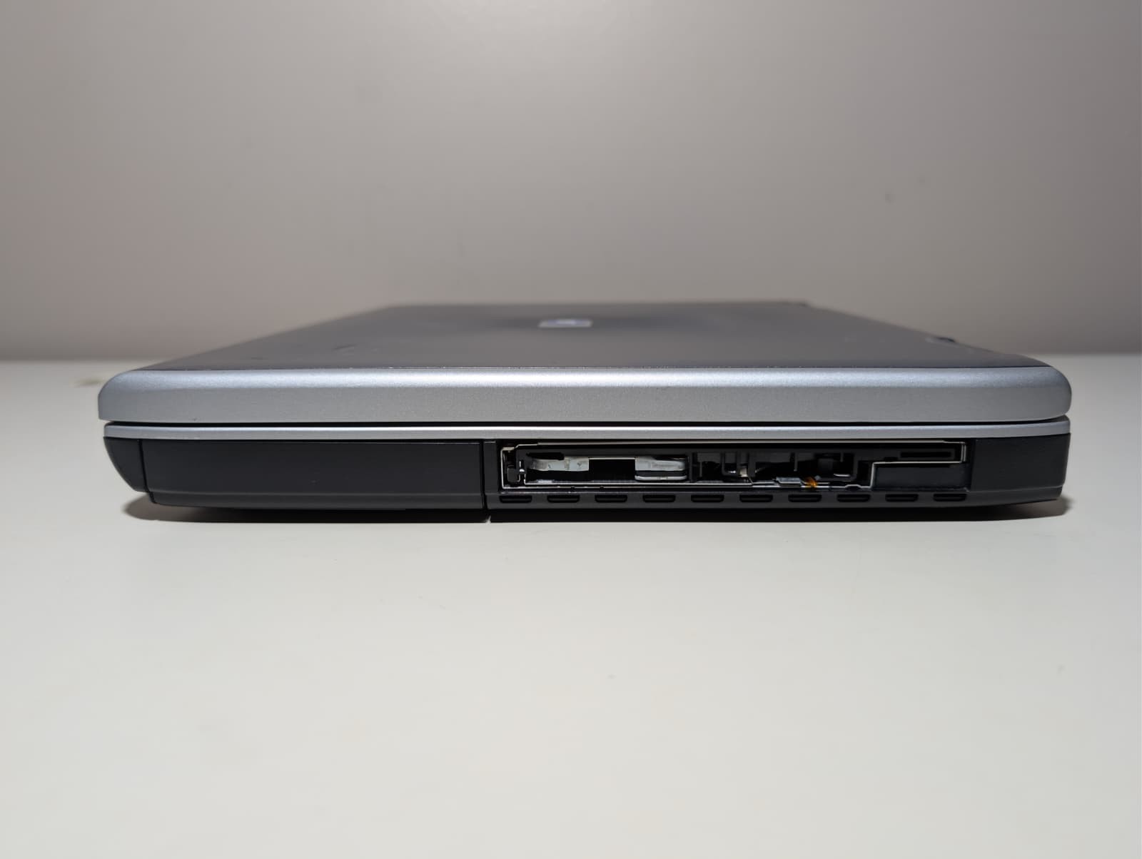 15″ HP Compaq NX9020 | Intel Celeron 256MB RAM 20GB HDD | Windows 98SE
