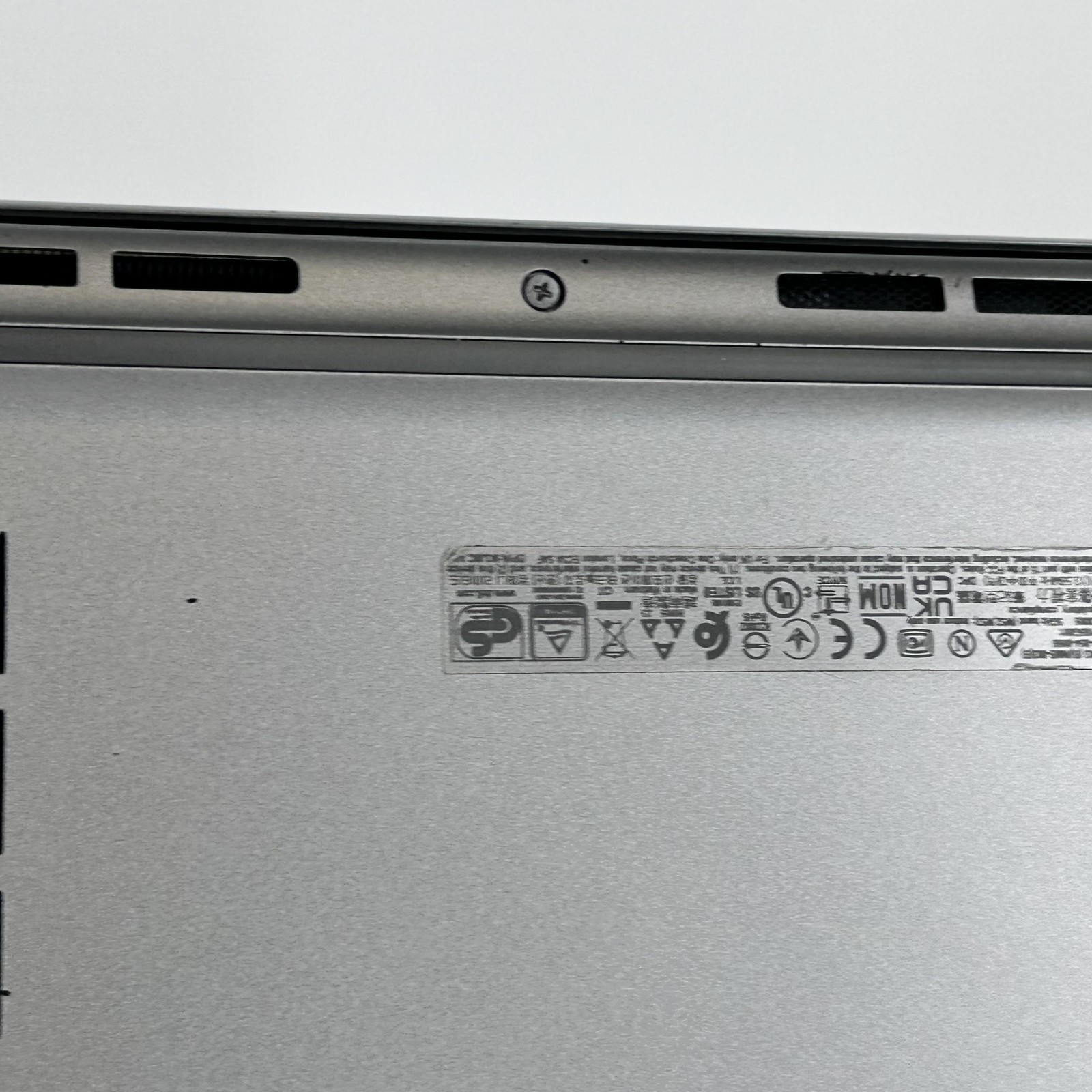 Dell Latitude 5440 14 Gray FHD 1.8 GHz i7-1365U 16GB 512GB SSD Good – WORN KEY