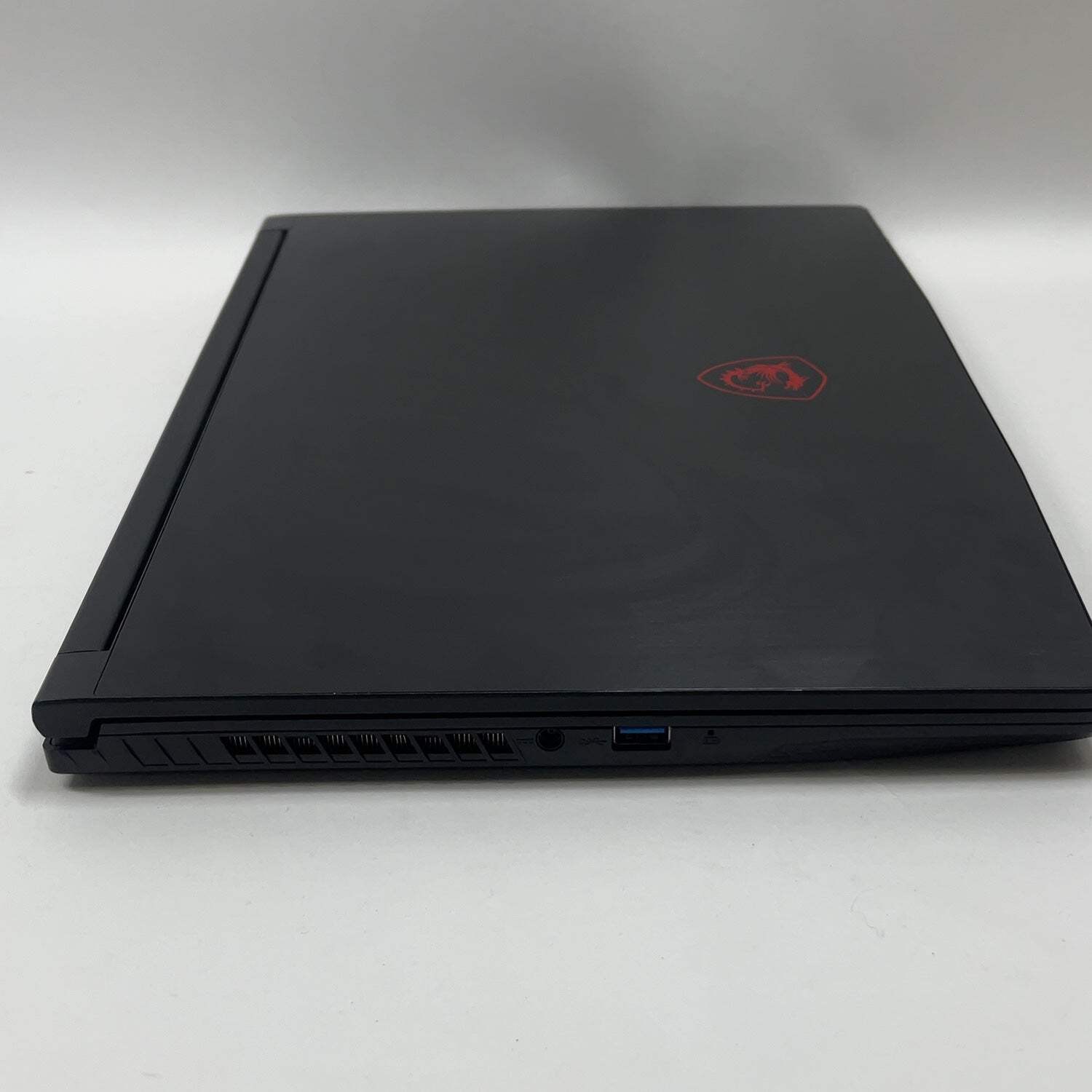 MSI Thin GF63 10SC ” i5-10500H 2.5GHz 16GB RAM 256GB SSD GeForce GTX 1650 Max-Q