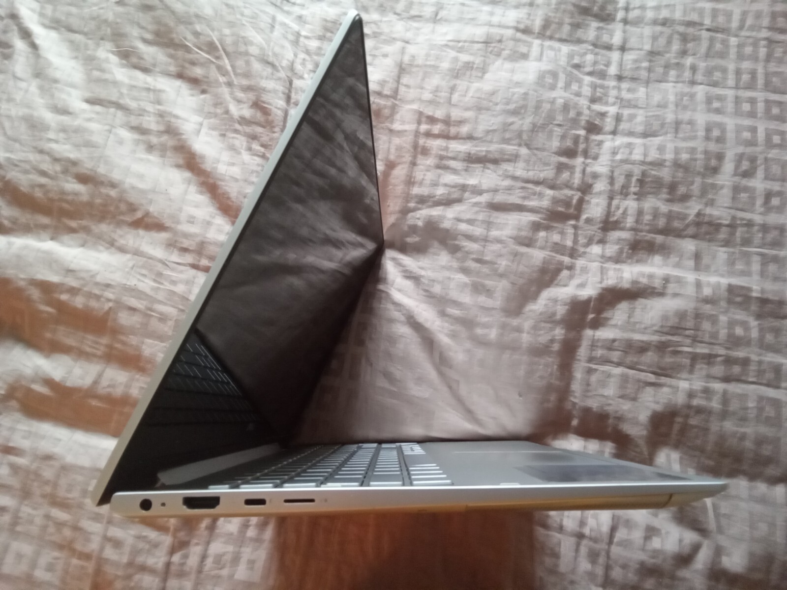 Dell inspiron 7591 2in1 laptop