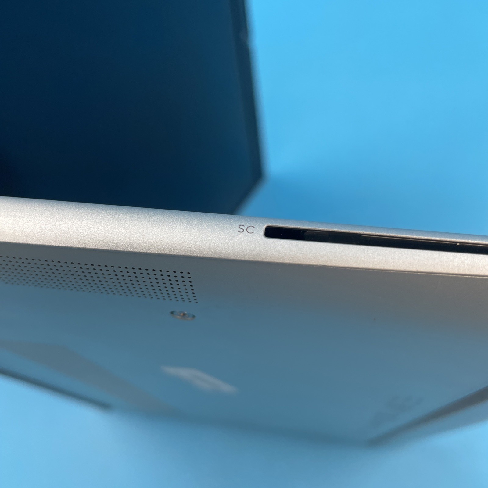 HP EliteBook 840 G10 | i5-1345U | 16GB RAM | 256GB SSD | WIN 11 PRO | 77% BATT