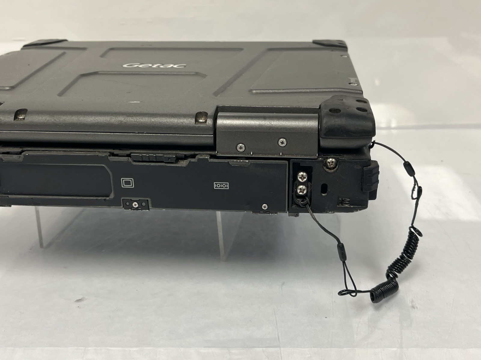 Getac B300 G5 Rugged Touch 13.3″ i5-4300M 2.60GHz 4GB Ram 128GB SSD 14869 Hours