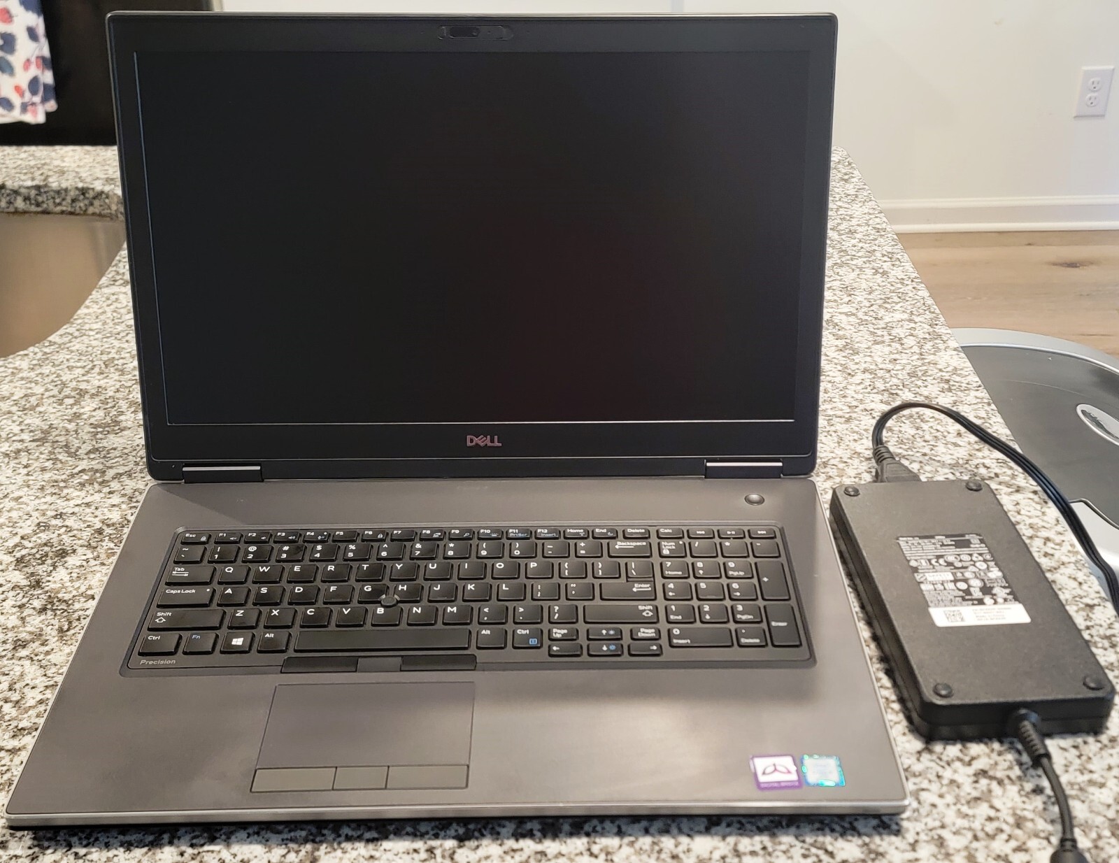 Dell Precision 7740 17.3” (2TB SSD Intel Core i7-9850H 2.6GHz 32GB RAM)