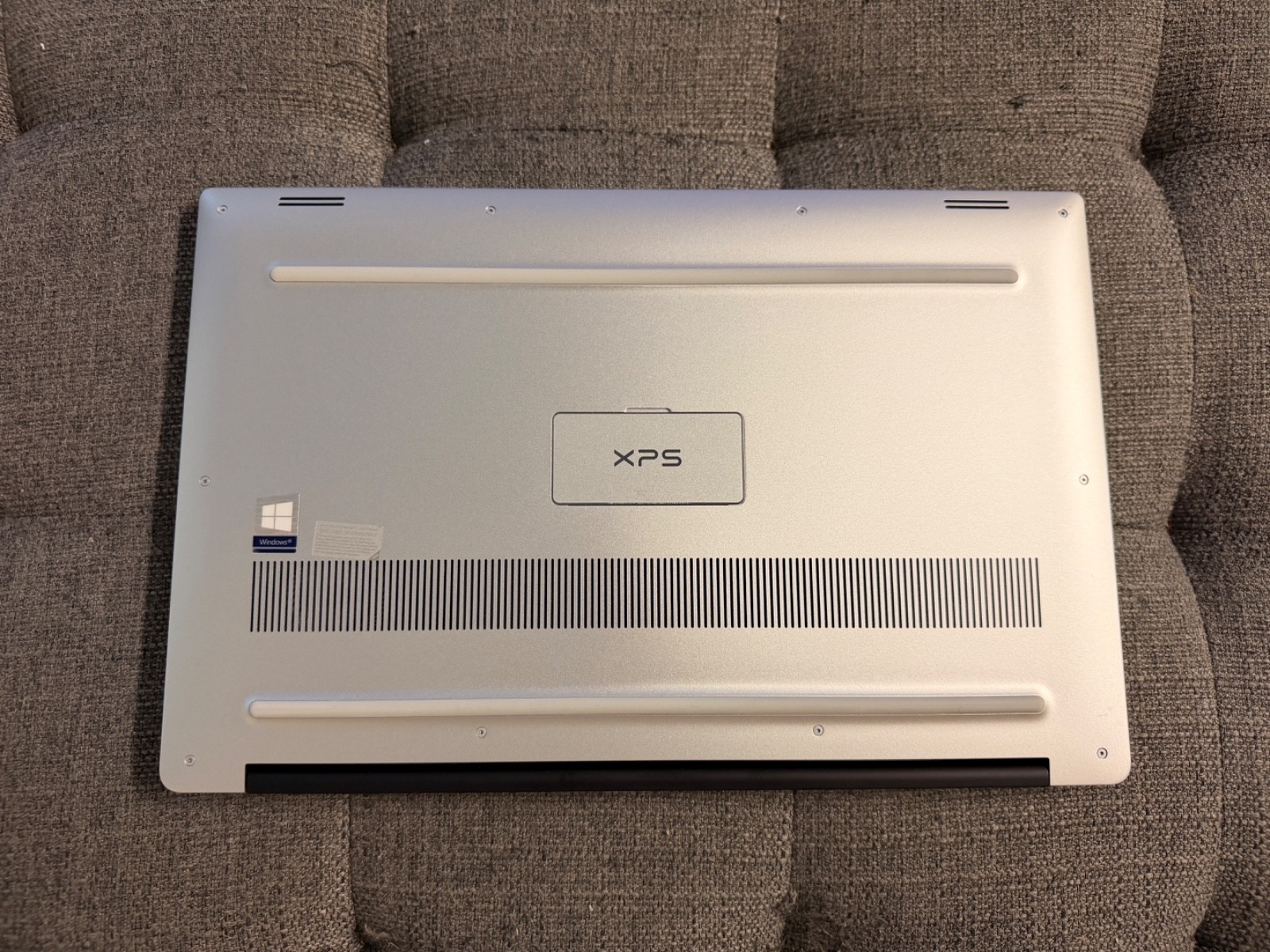 Dell XPS 15 7590 4K OLED Laptop i7-9750H, 16GB RAM, GTX1650 GDDR5 GPU