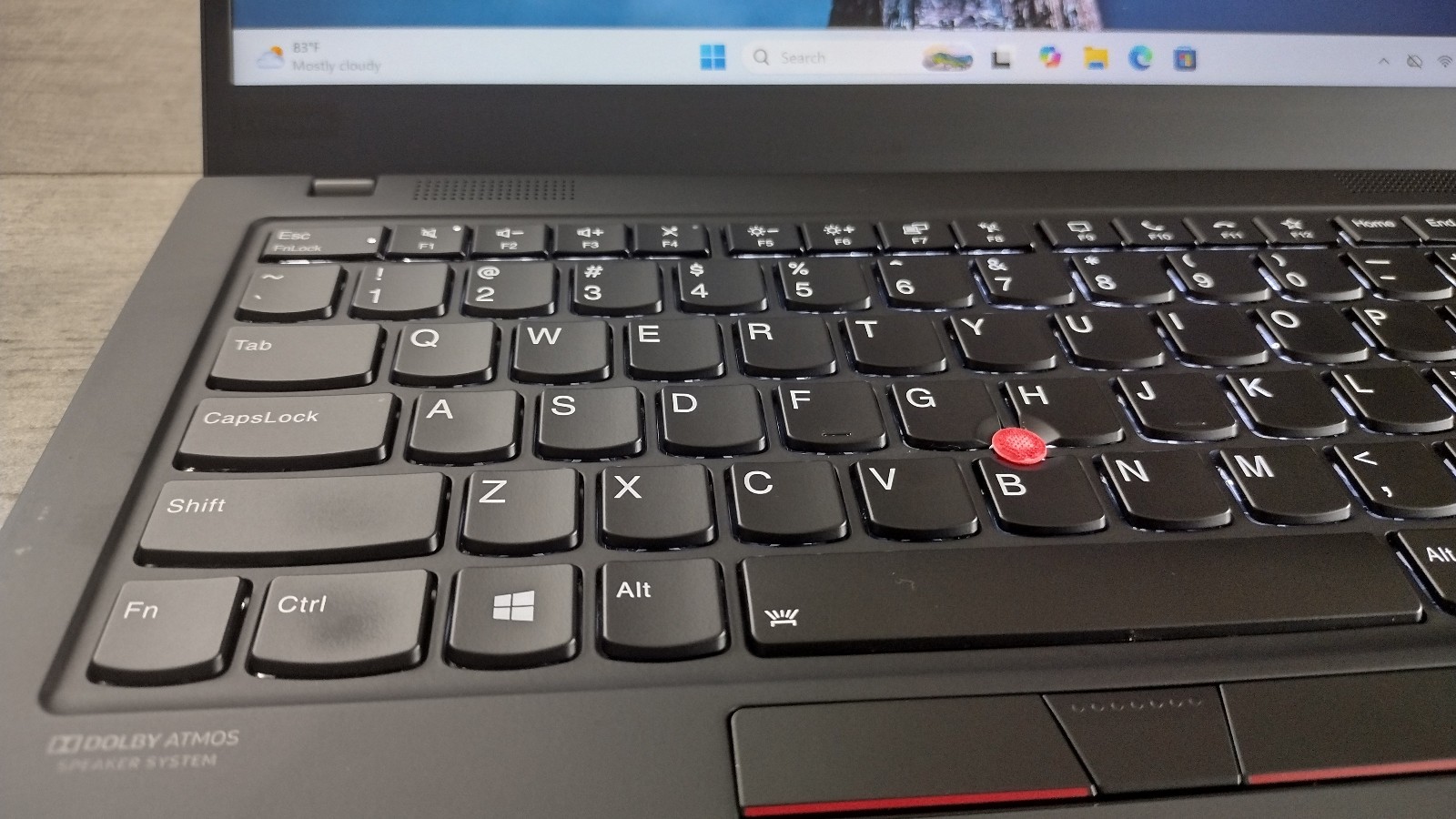 Cheap! Lenovo ThinkPad X1 Carbon Gen 8 14″ Laptop i7-10510 16GB 256GB Backlit