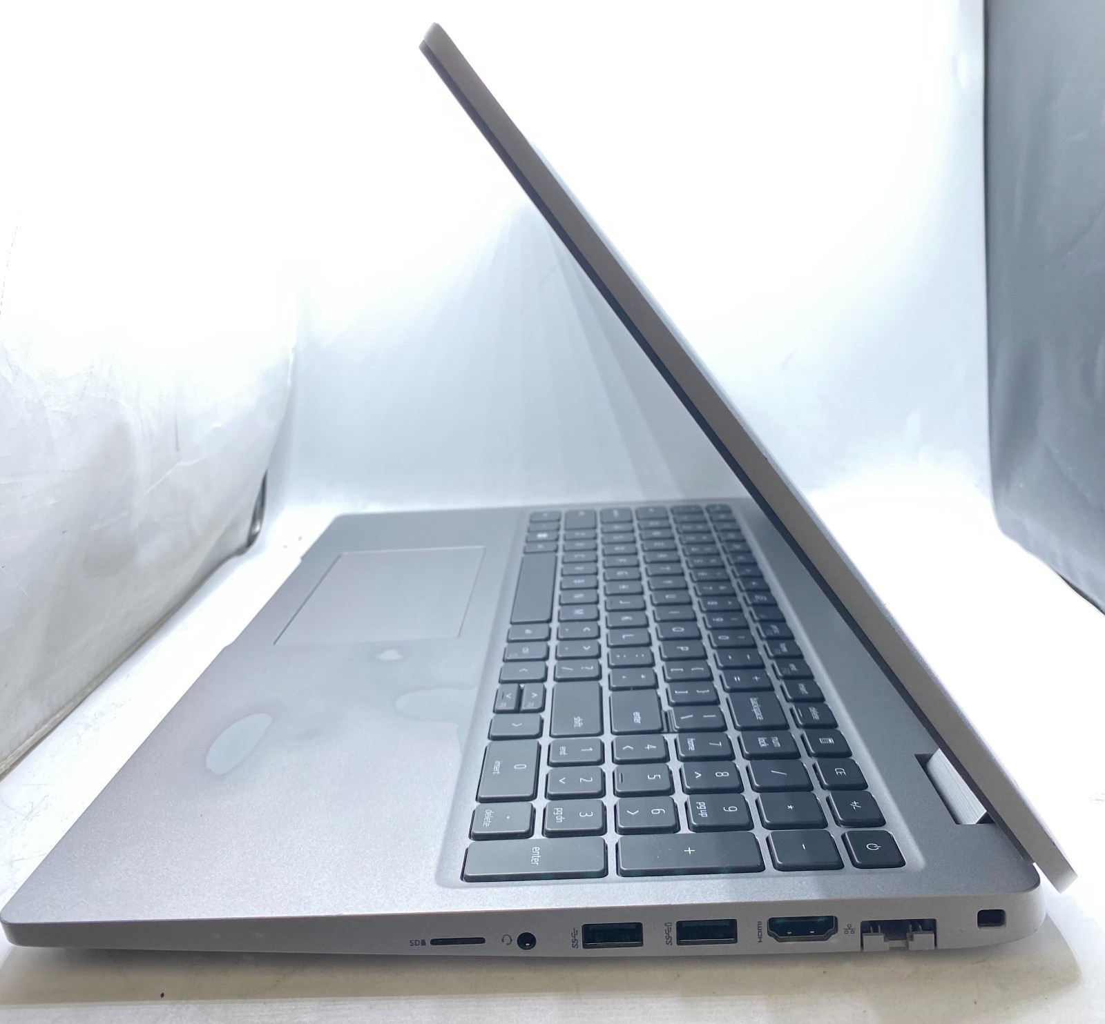 Dell Latitude 5520 15.6″ Laptop Intel Core I7-1185G7 3.0GHz 16GB RAM 256GB SSD