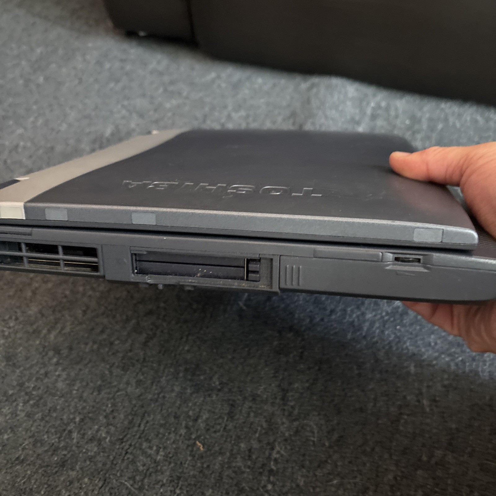 Toshiba 1800 Satellite CDROM 184mb RAM 9.35GB HDD 3.5″ Floppy*Needs New Battery*