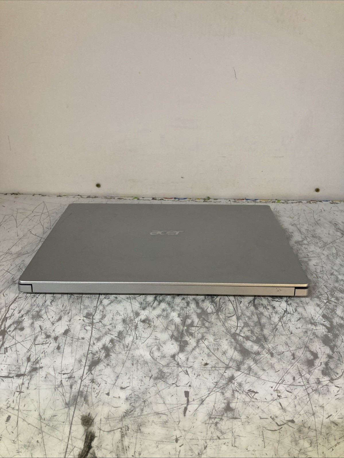 Acer Aspire 5 i5-8265U 1.60GHz no RAM no HDD Boot to BIOS