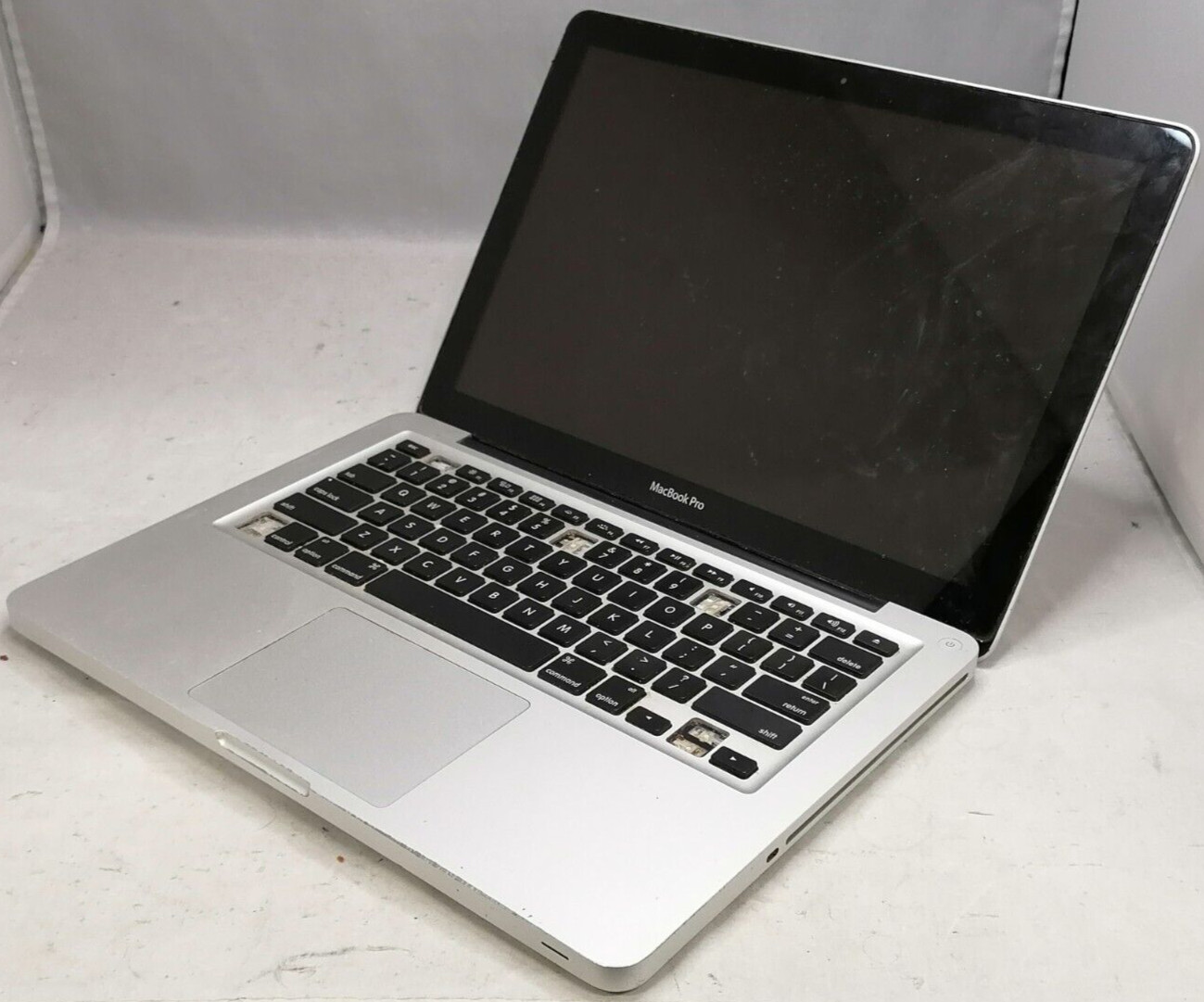 FOR PARTS 2008 13.3″ Apple MacBook 2.0 A1278 (P7350/2.0 GHz/NO RAM/NO HDD)