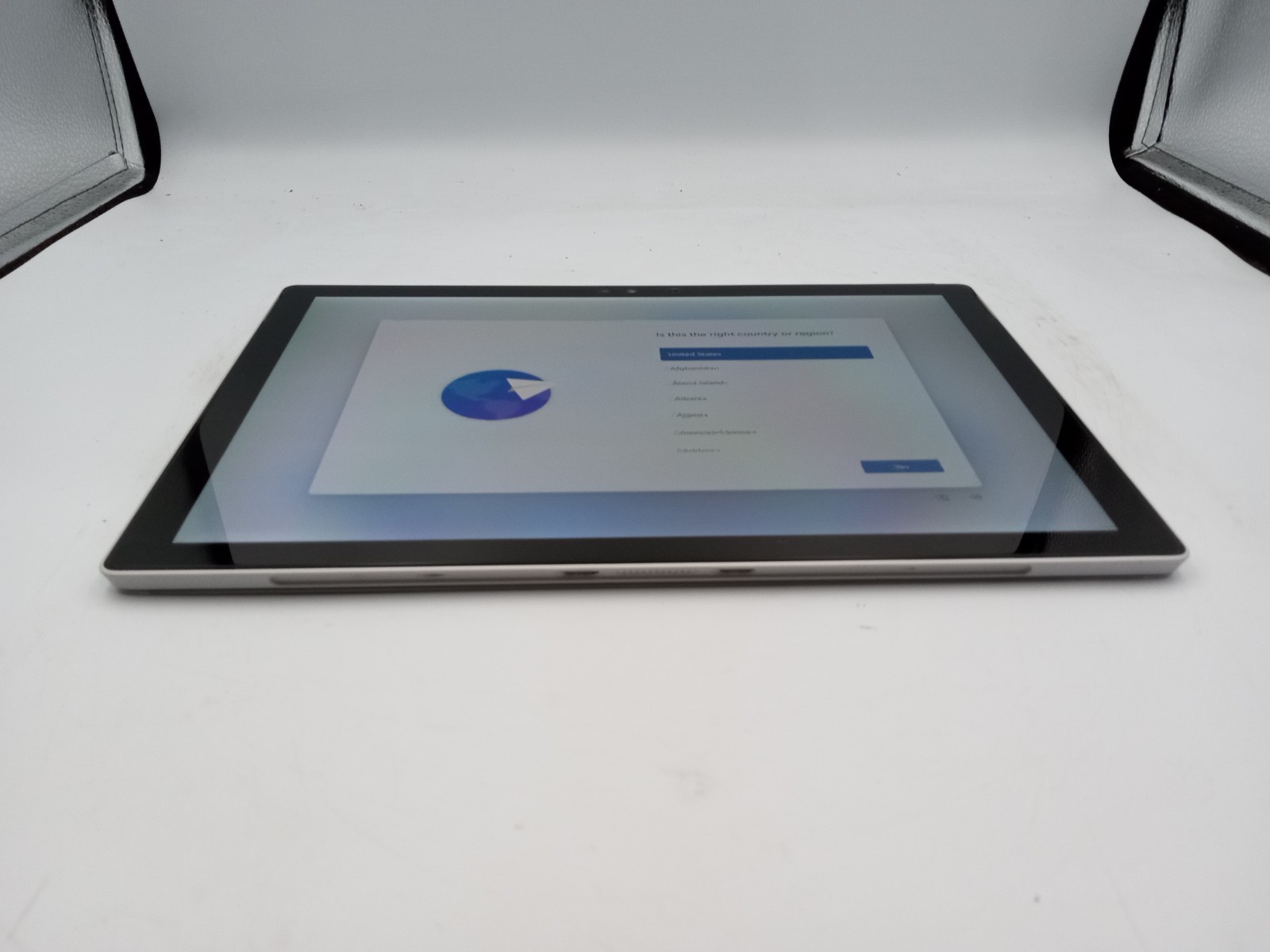 Microsoft Surface Pro 4 1724 12.3″ i7-6650U 16GB RAM 256GB SSD Windows 11 -RR