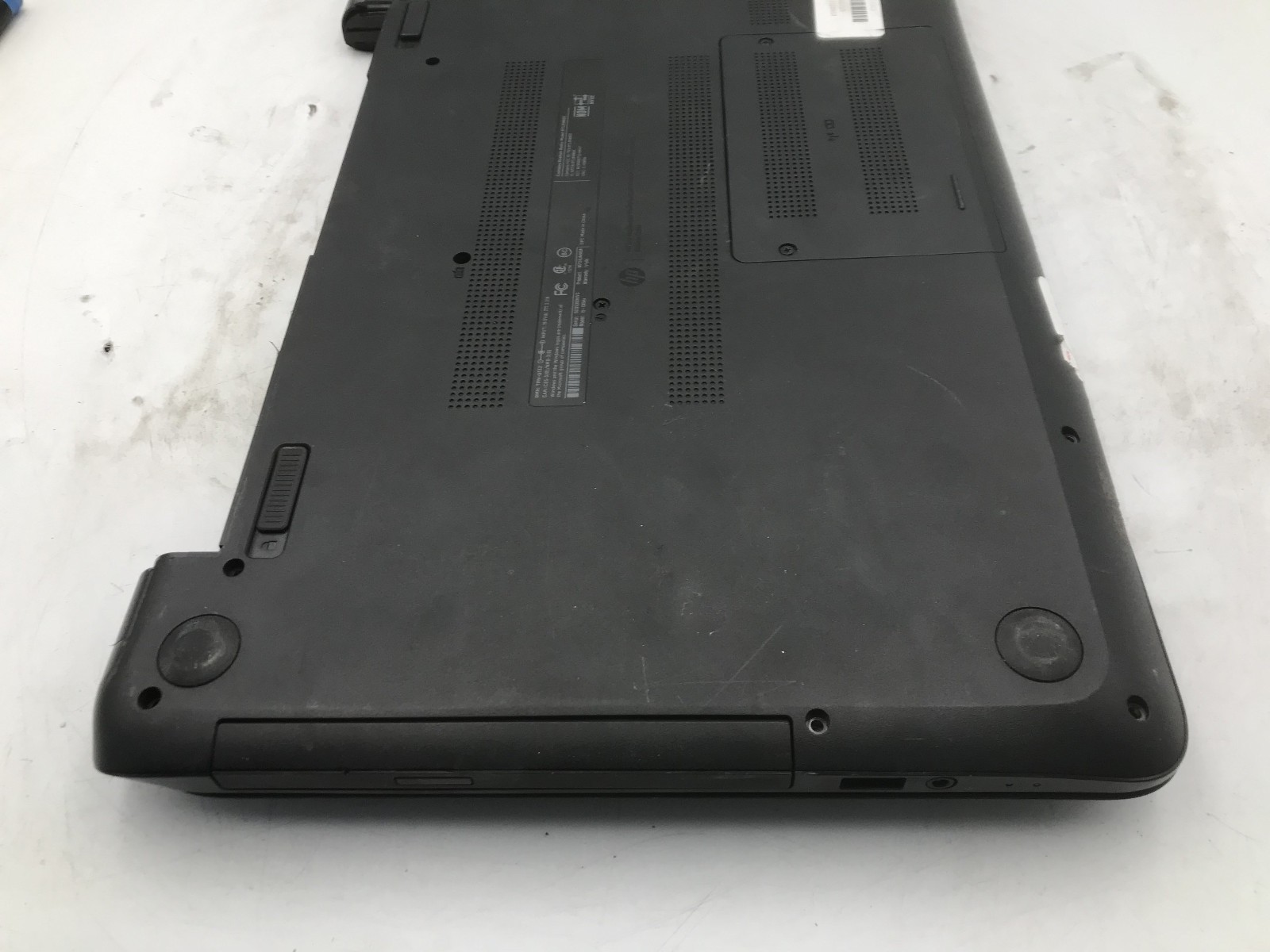 HP 15 F305DX – FOR PARTS/BROKEN LCD – AMD A6 5200 – NO RAM -READ DESCRIPTION- BB