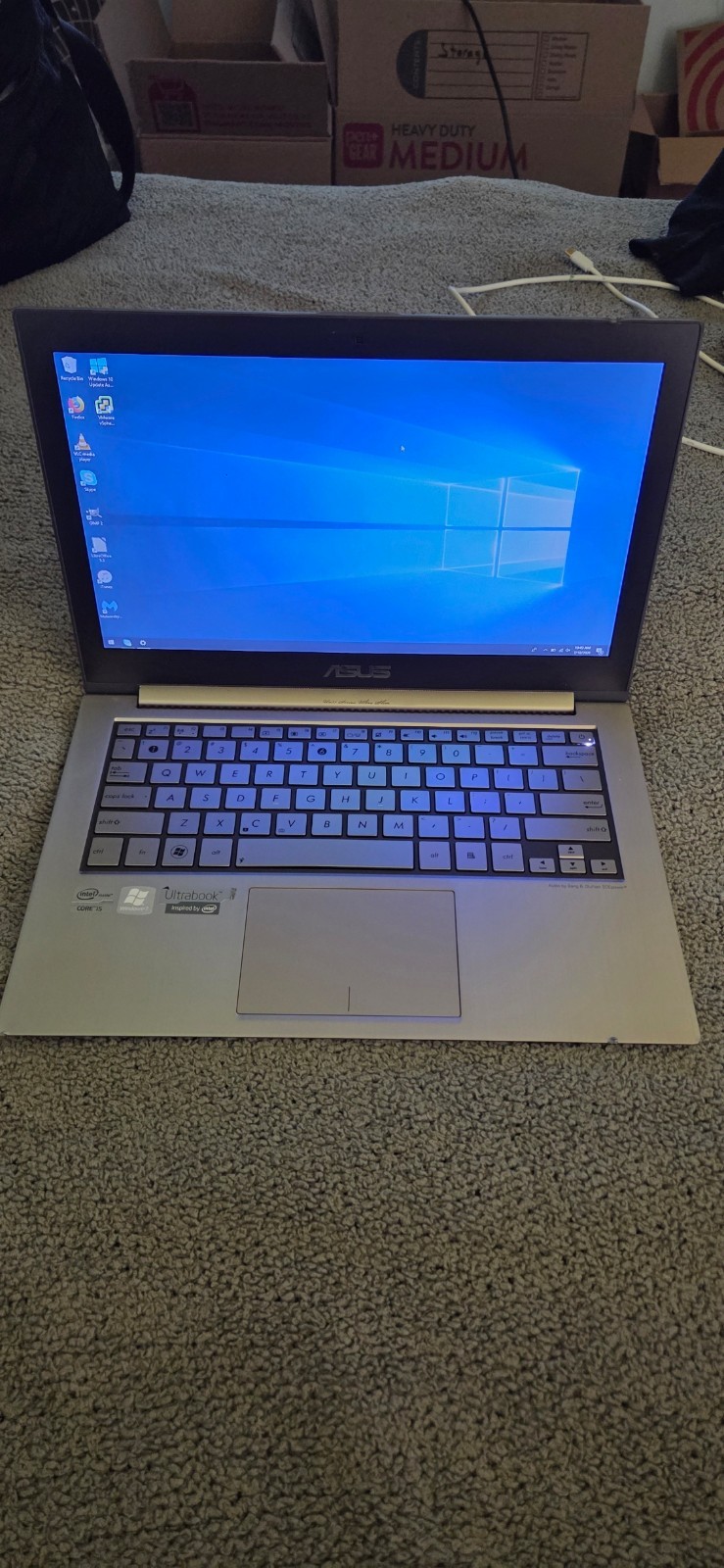 Asus Zenbook UX31E 13″ i5 4GB 128GB SSD BT Bad Keyboard Holds Charge well