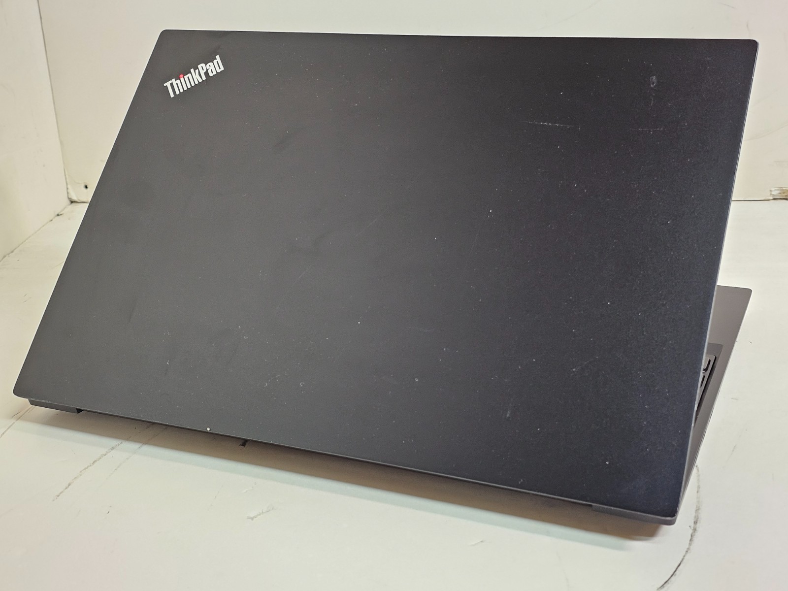 Lenovo ThinkPad E590 Laptop – 1.6 GHz i5-8265U 8GB 1TB Webcam 15.6″ – SP1