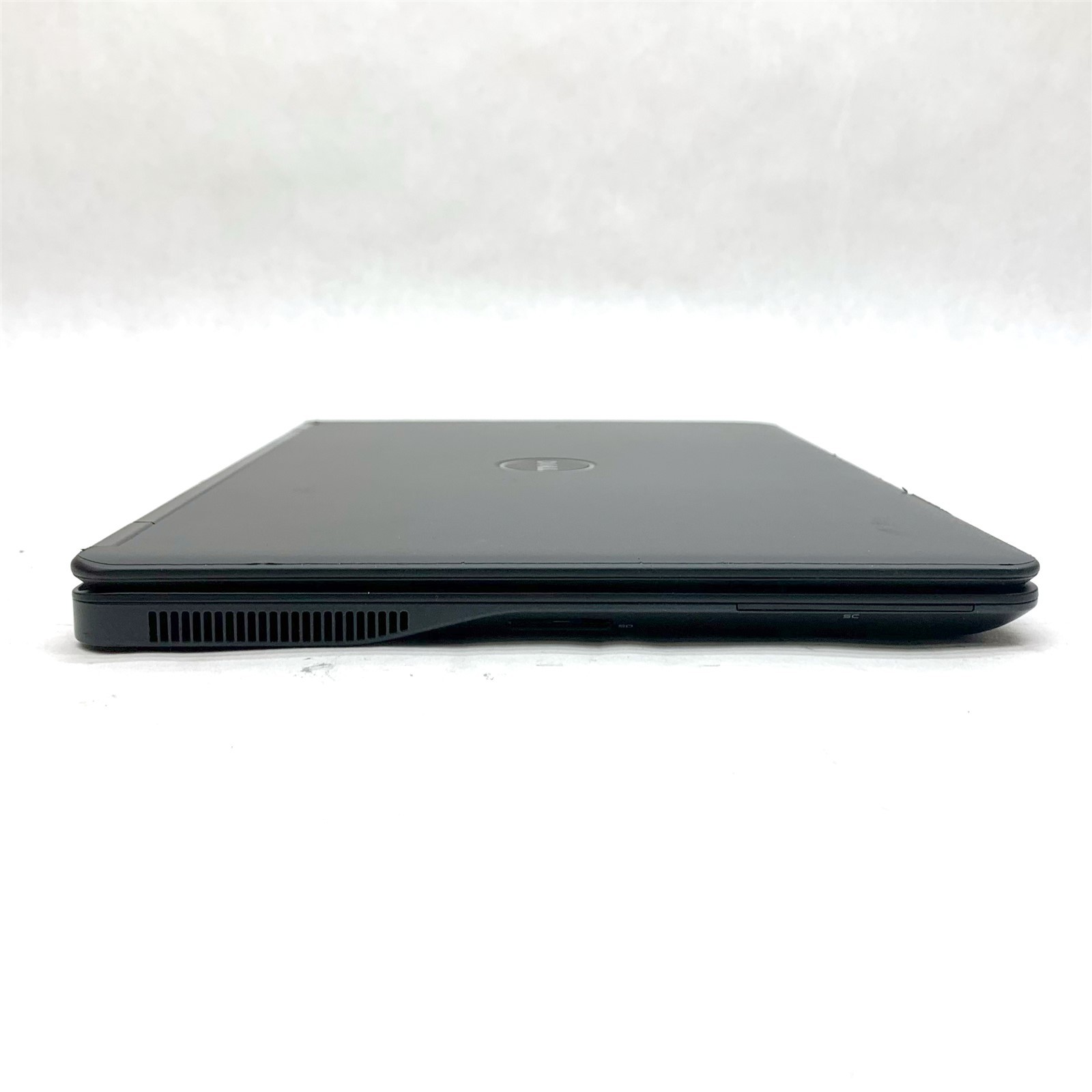 Dell Latitude E7450 14″ HD Intel Core i5-5300U 2.30GHz 8GB No SSD, AC 1366 x 768
