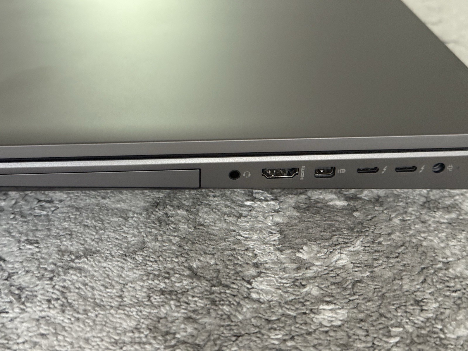 HP ZBook 17 G6 i9-9880H | RTX 5000 | 32GB RAM | 2TB SSD | 4K UHD | Brand New