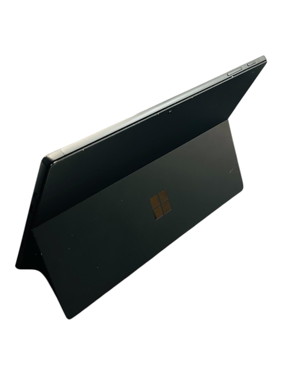 Microsoft Surface Pro 6 – 12.3″ – i5-8250U – 8GB RAM – 256GB SSD – READ