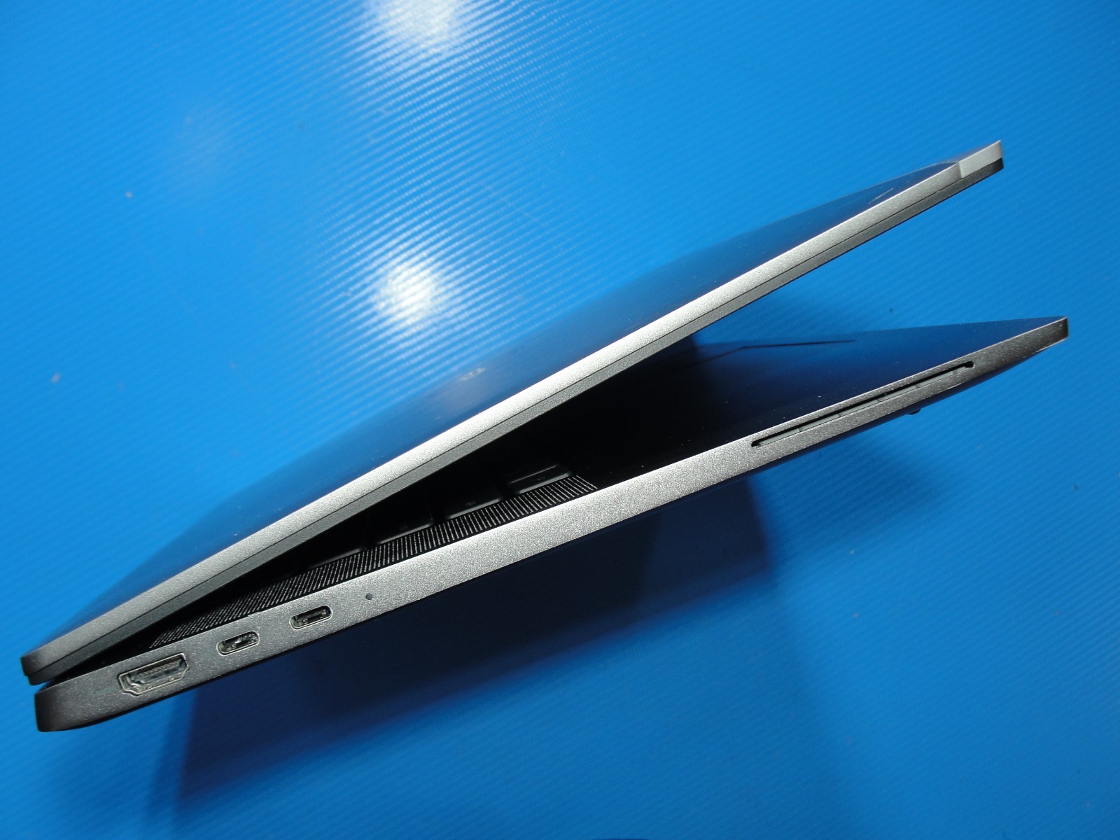 Dell Latitude 7640 16″WUXGA Core i7-1365U 32GB RAM 512GB SSD +Charger War 11/26