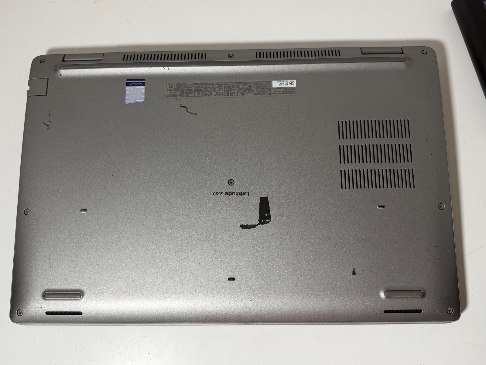 Dell Latitude 5520 Laptop 15.6″ FHD i5-1145G7 8GB RAM 256GB NVMe – W11 Pro